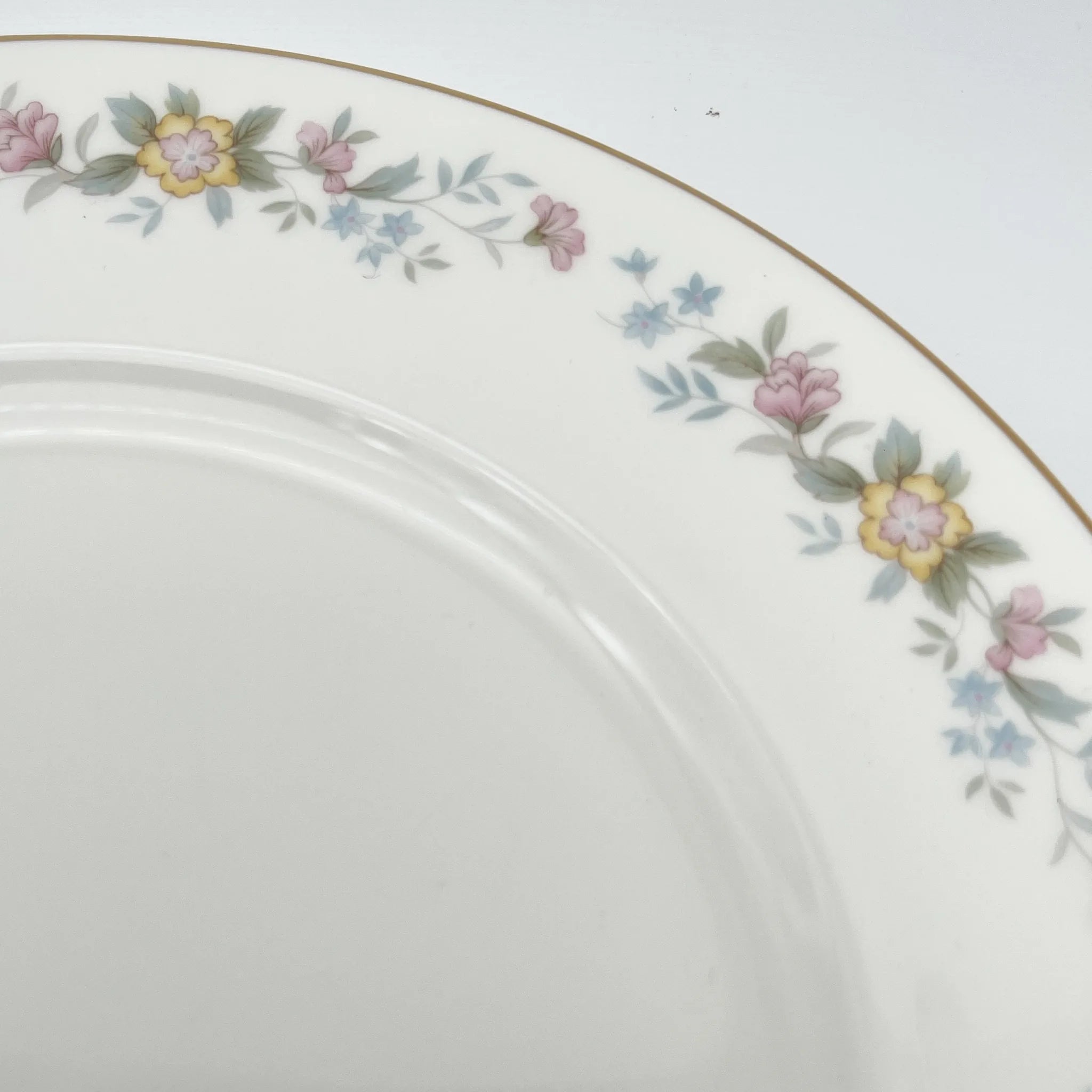 【复古】晚餐&甜点盘组套/ Mayfair (Mayfair) / 1950-1980年代(推测)/ Fine Bone China /英国/小花花样, 柔和色调,金彩
