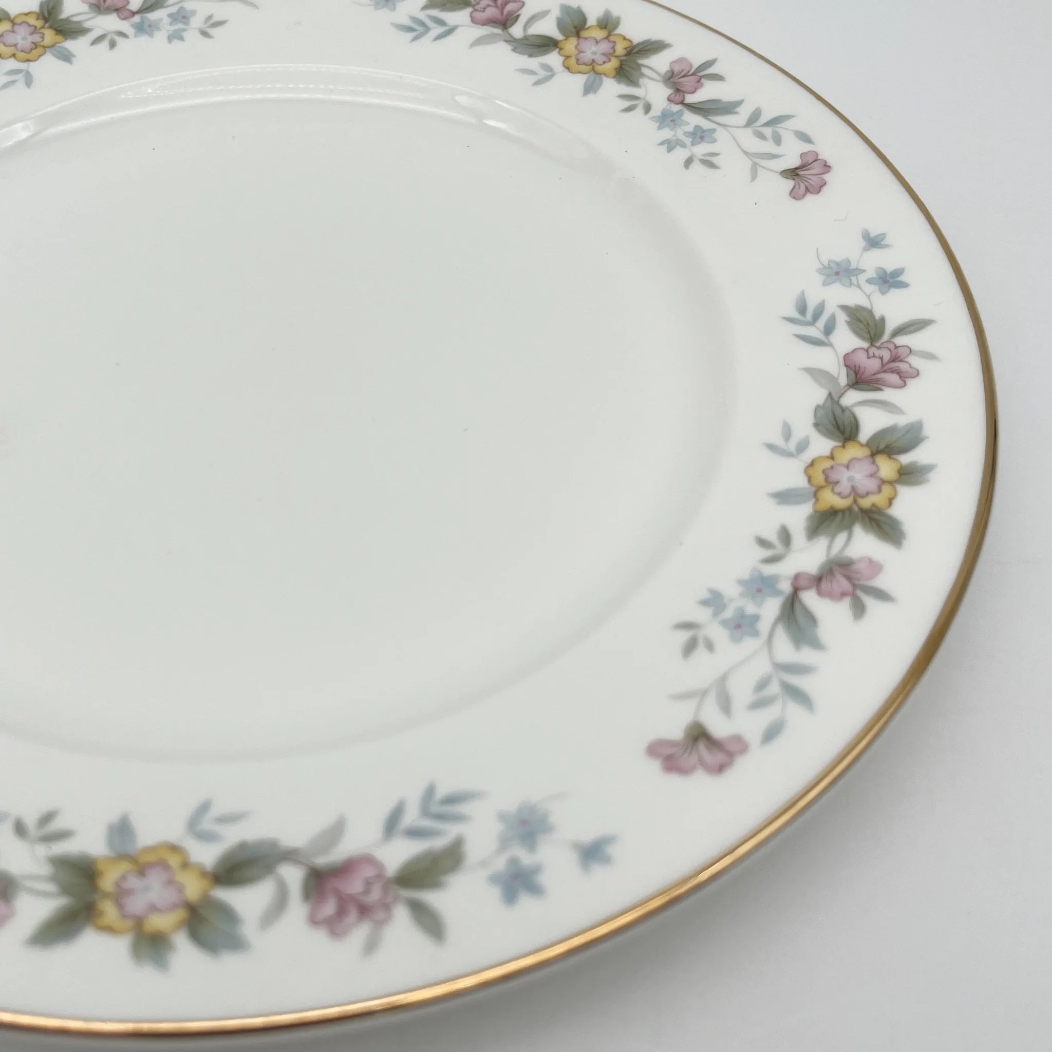 【复古】晚餐&甜点盘组套/ Mayfair (Mayfair) / 1950-1980年代(推测)/ Fine Bone China /英国/小花花样, 柔和色调,金彩