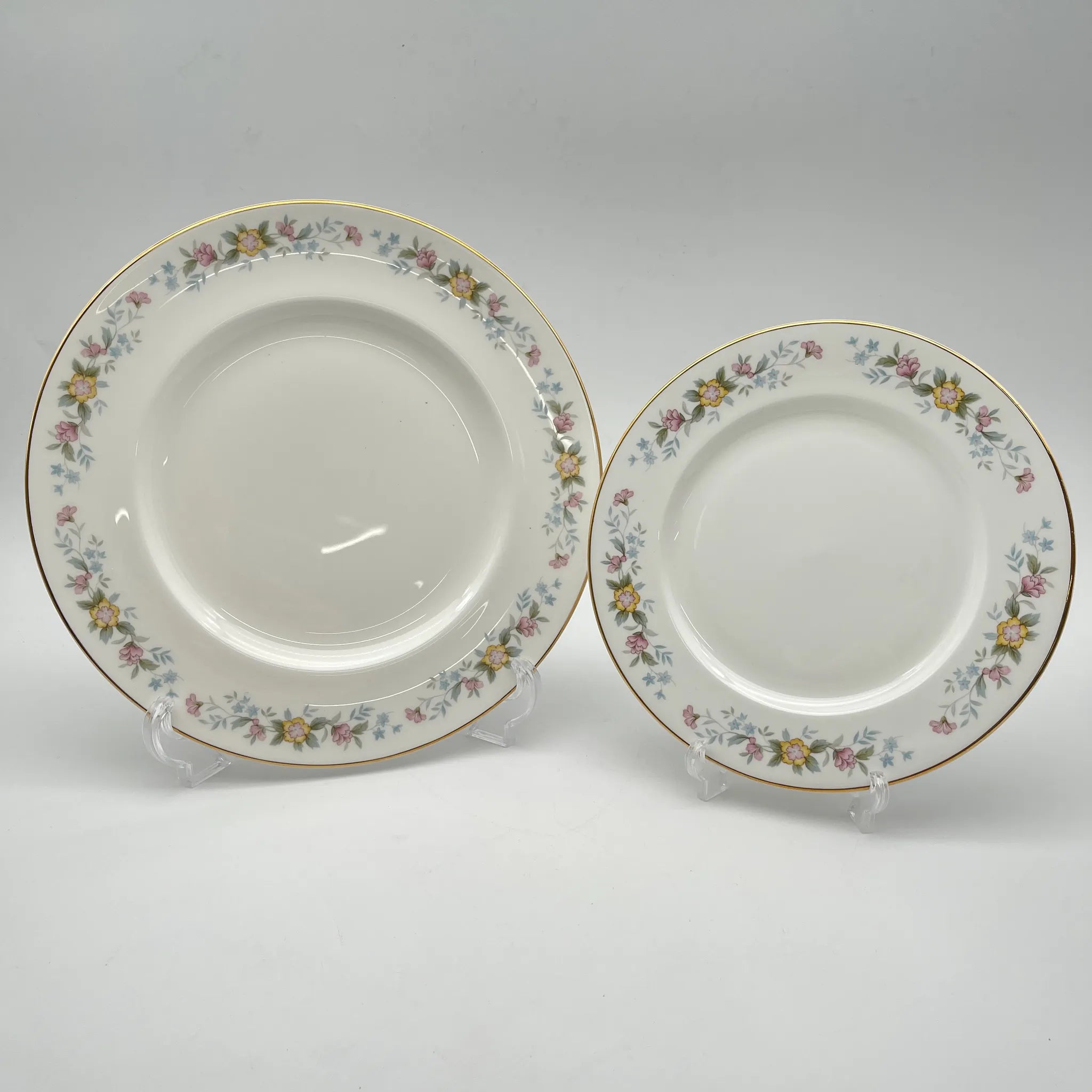 【复古】晚餐&甜点盘组套/ Mayfair (Mayfair) / 1950-1980年代(推测)/ Fine Bone China /英国/小花花样, 柔和色调,金彩