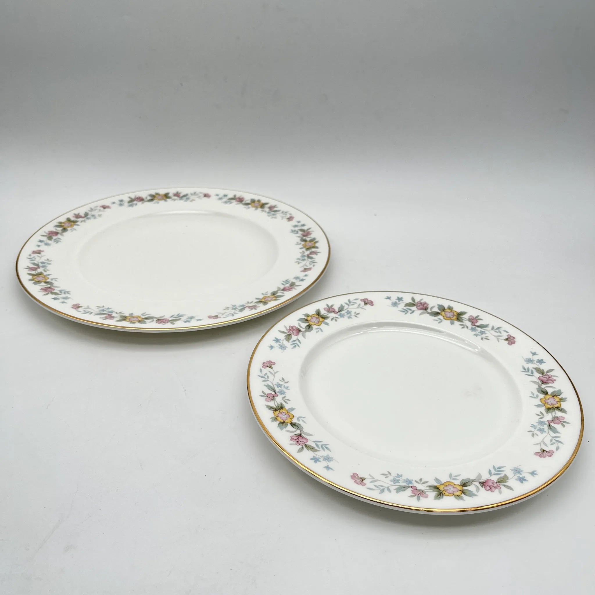 【复古】晚餐&甜点盘组套/ Mayfair (Mayfair) / 1950-1980年代(推测)/ Fine Bone China /英国/小花花样, 柔和色调,金彩