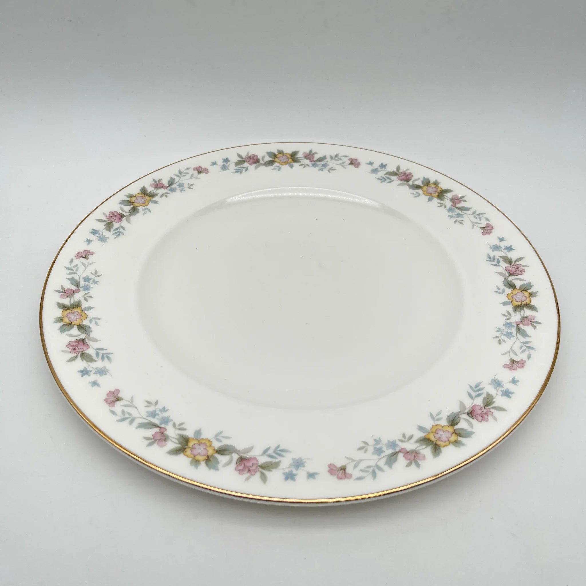 【复古】晚餐&甜点盘组套/ Mayfair (Mayfair) / 1950-1980年代(推测)/ Fine Bone China /英国/小花花样, 柔和色调,金彩