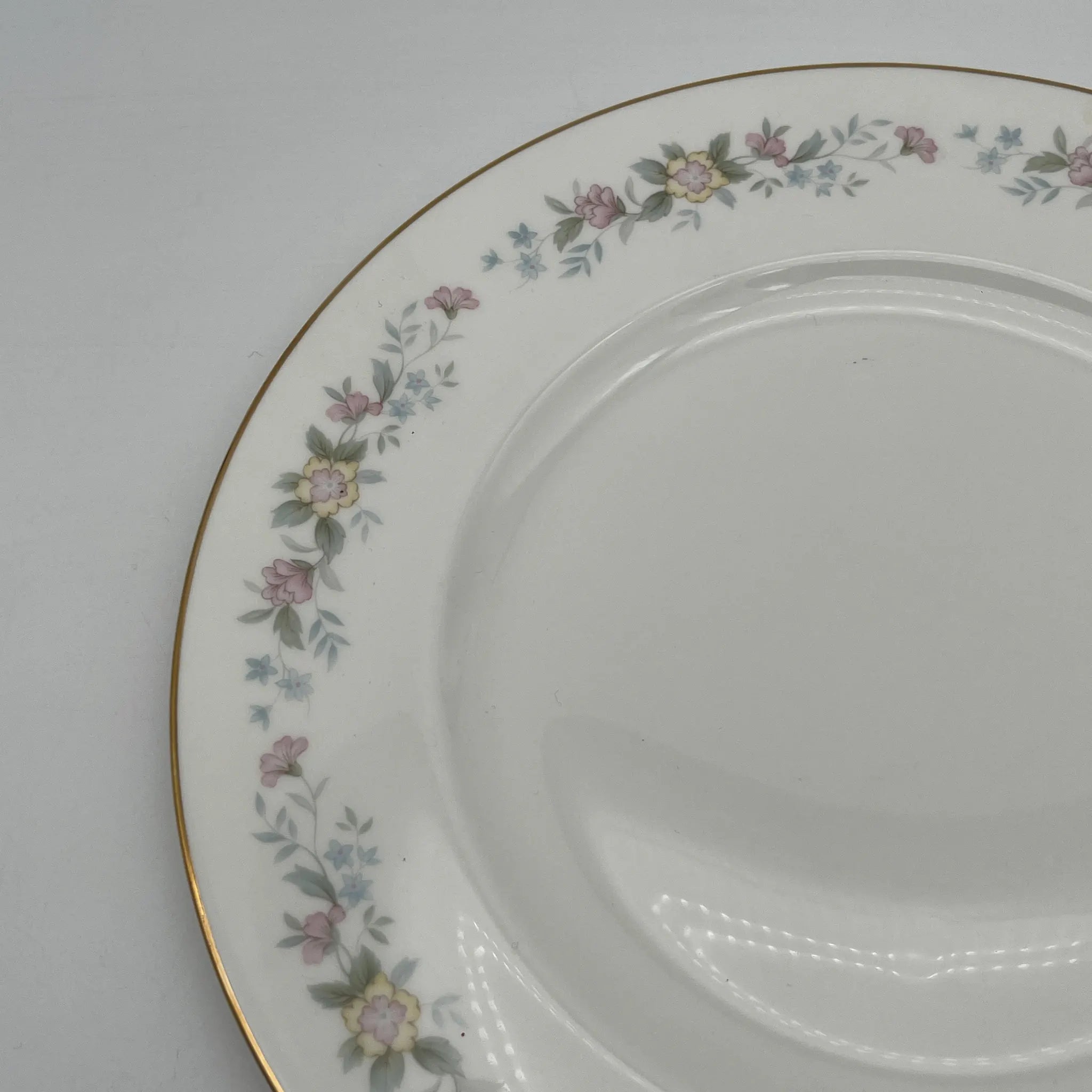 【复古】晚餐&甜点盘套装+备件盘/ Mayfair (Mayfair) / 1950-1980年代(推测)/ Fine Bone China /英国/ 小花图案,柔和色调,金彩