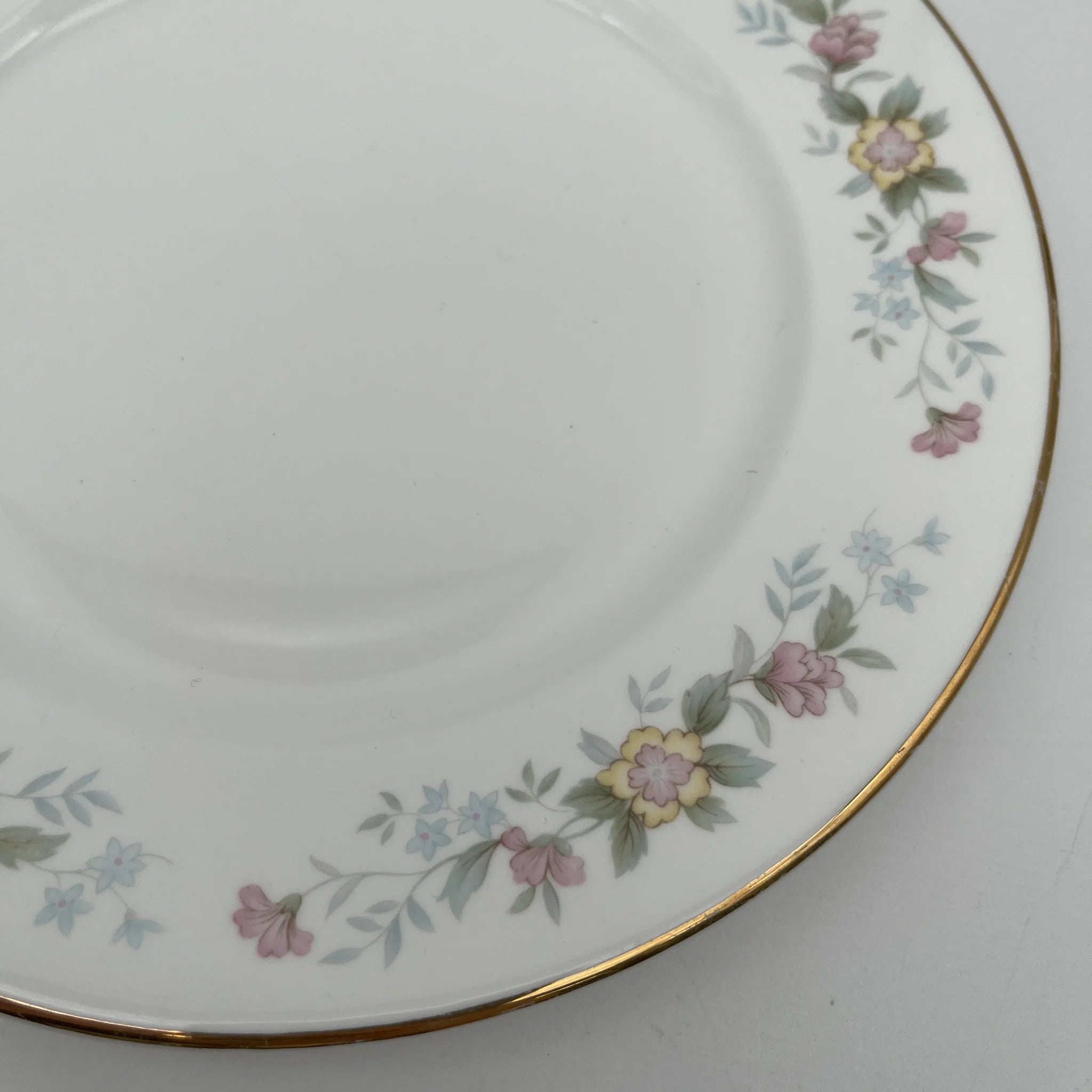 【复古】晚餐&甜点盘套装+备件盘/ Mayfair (Mayfair) / 1950-1980年代(推测)/ Fine Bone China /英国/ 小花图案,柔和色调,金彩