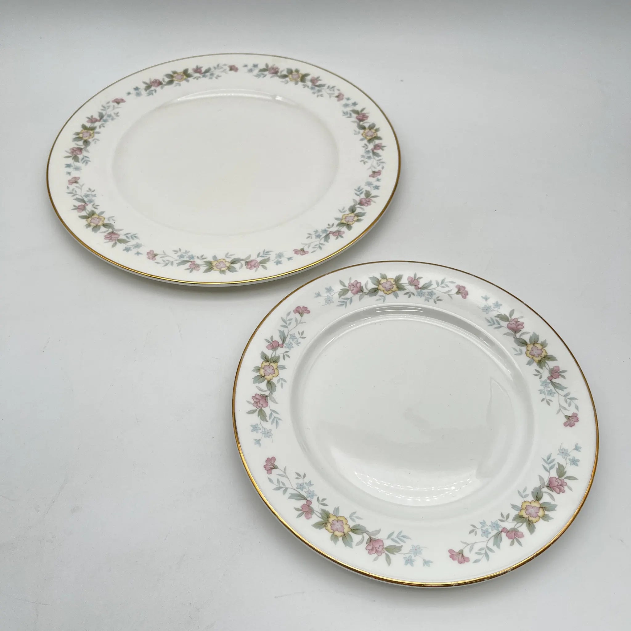 【复古】晚餐&甜点盘套装+备件盘/ Mayfair (Mayfair) / 1950-1980年代(推测)/ Fine Bone China /英国/ 小花图案,柔和色调,金彩