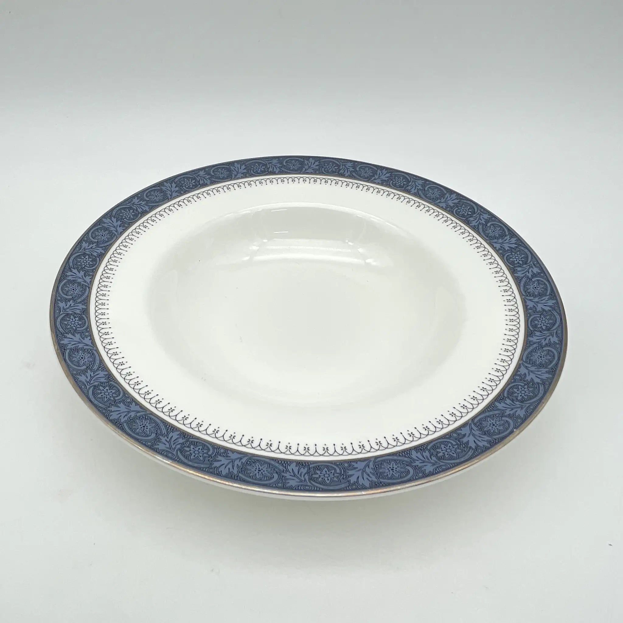 【复古】汤盘(深盘)/ Royal Doulton(皇家道尔顿)/ Sherbrooke / 1970-1990年代/ Fine Bone China /英国 /银彩,阿坎萨斯,花纲