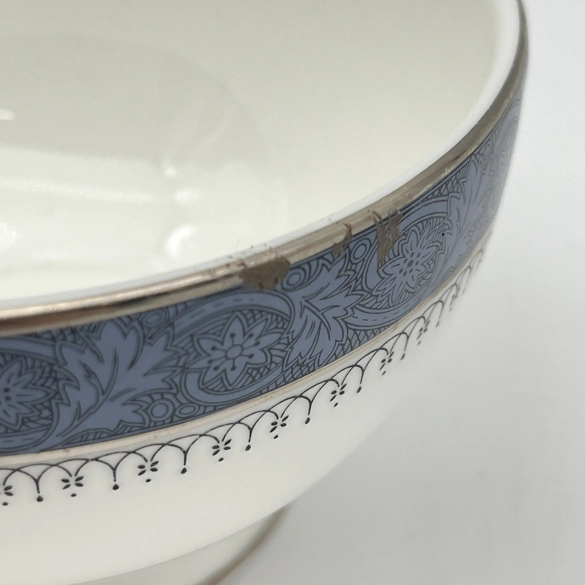 【复古】牛奶咖啡碗/ Royal Doulton(皇家道尔顿)/ Sherbrooke / 1970-1990年代/ Fine Bone China /英国/ 银彩,阿坎萨斯,花纲