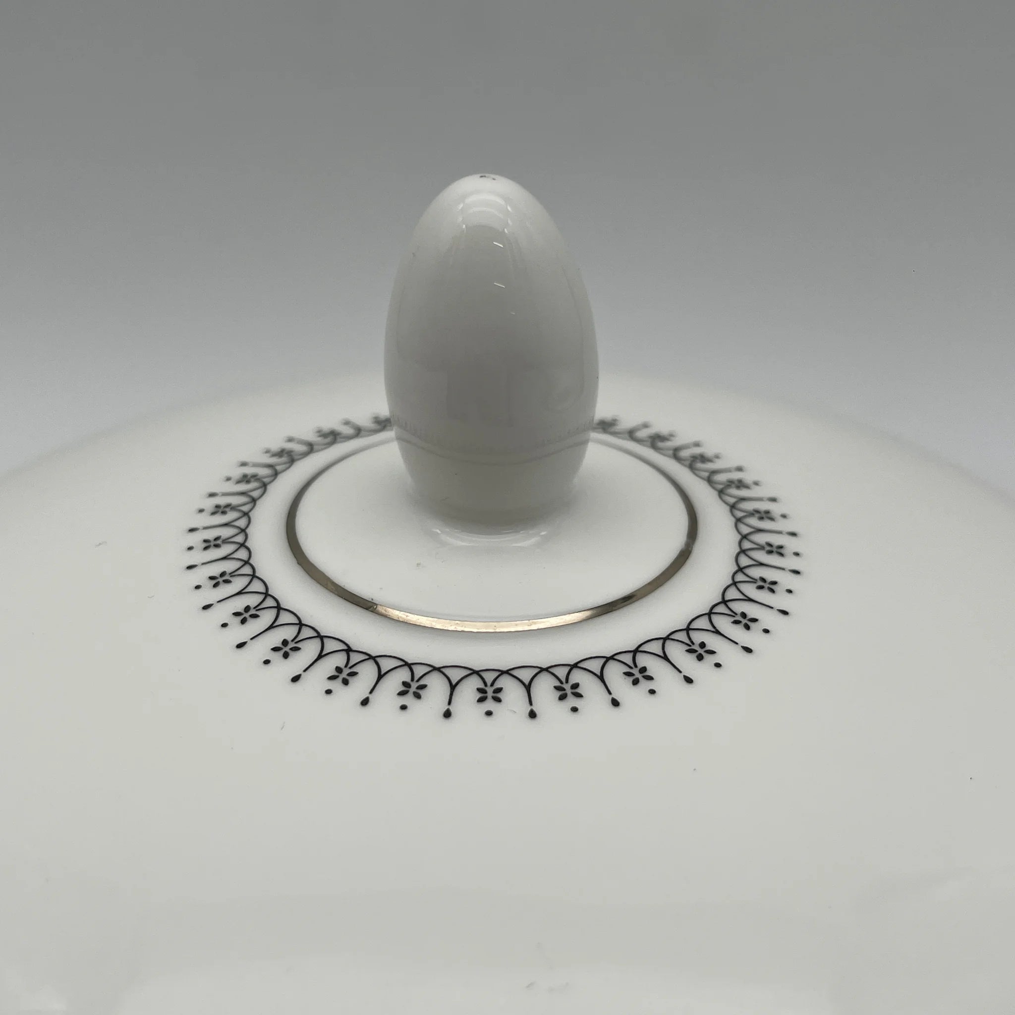 【复古】supierre / Royal Doulton / Sherbrooke / 1970-1990年代/ Fine Bone China / 英格兰/银彩,阿坎萨斯,节日(花纲)