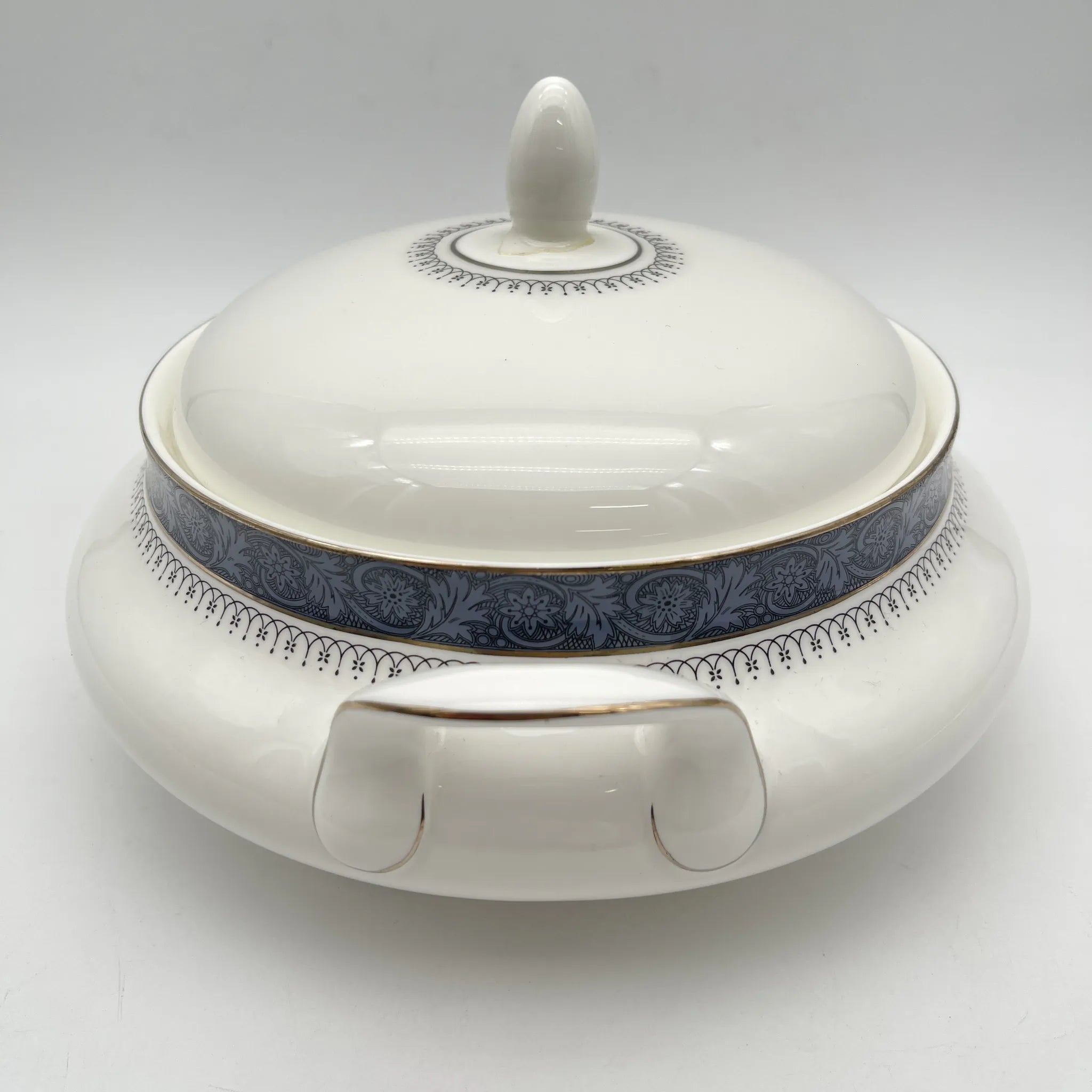 【复古】supierre / Royal Doulton / Sherbrooke / 1970-1990年代/ Fine Bone China / 英格兰/银彩,阿坎萨斯,节日(花纲)