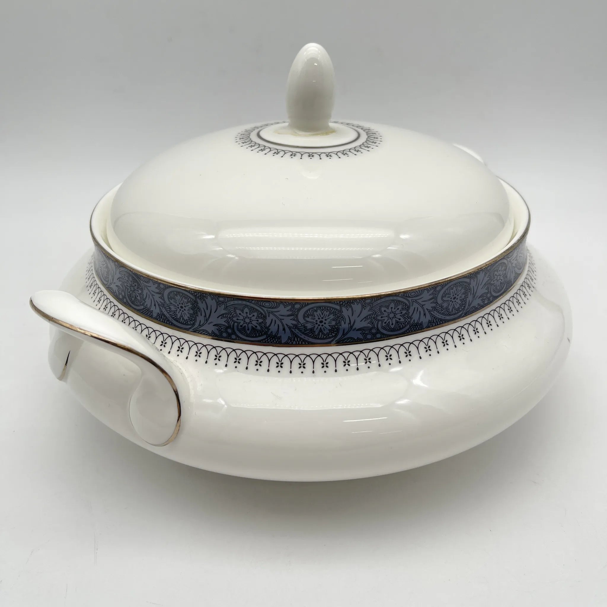【复古】supierre / Royal Doulton / Sherbrooke / 1970-1990年代/ Fine Bone China / 英格兰/银彩,阿坎萨斯,节日(花纲)