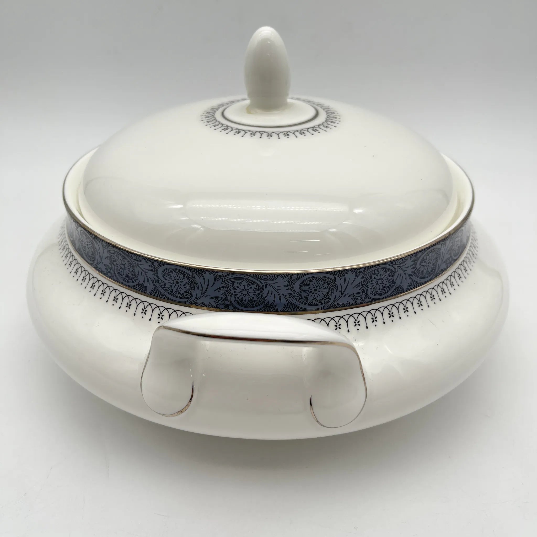 【复古】supierre / Royal Doulton / Sherbrooke / 1970-1990年代/ Fine Bone China / 英格兰/银彩,阿坎萨斯,节日(花纲)