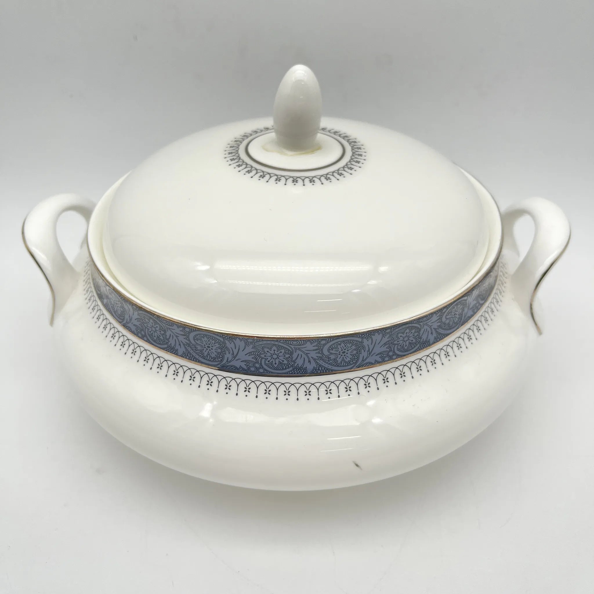 【复古】supierre / Royal Doulton / Sherbrooke / 1970-1990年代/ Fine Bone China / 英格兰/银彩,阿坎萨斯,节日(花纲)
