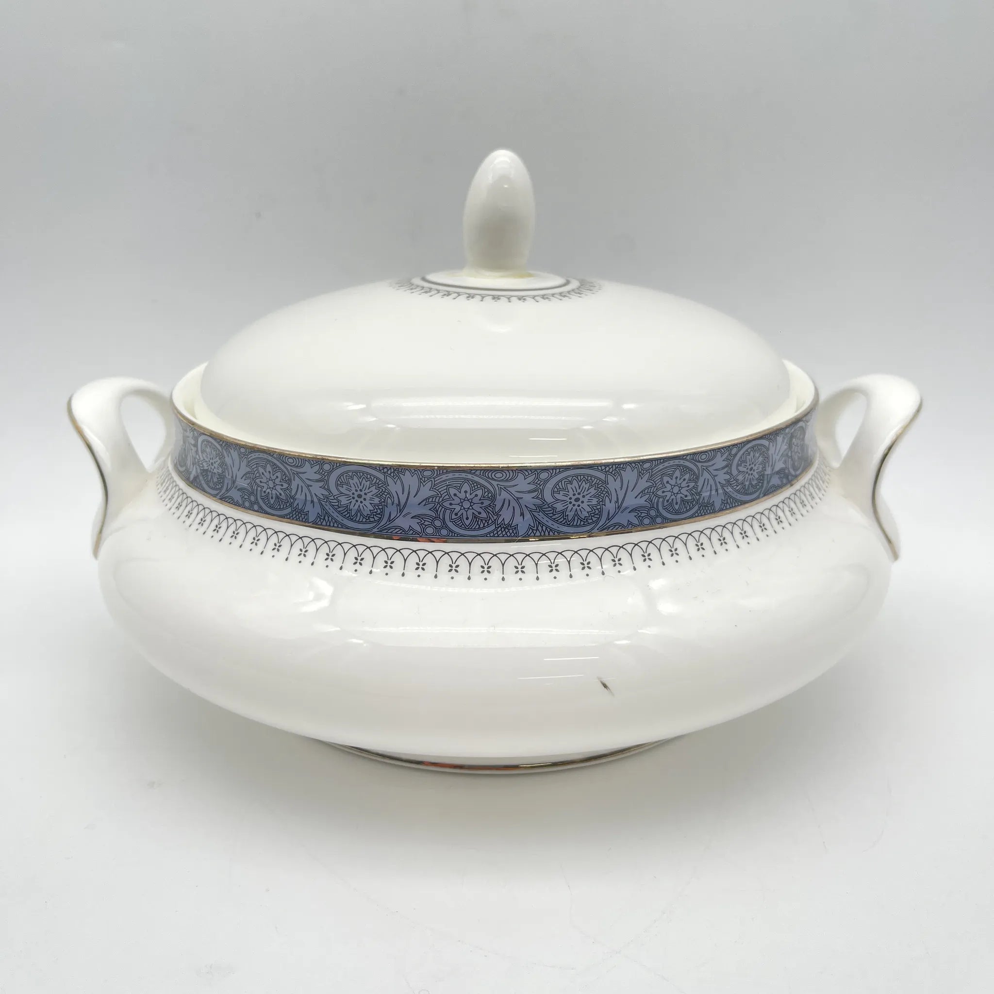 【复古】supierre / Royal Doulton / Sherbrooke / 1970-1990年代/ Fine Bone China / 英格兰/银彩,阿坎萨斯,节日(花纲)