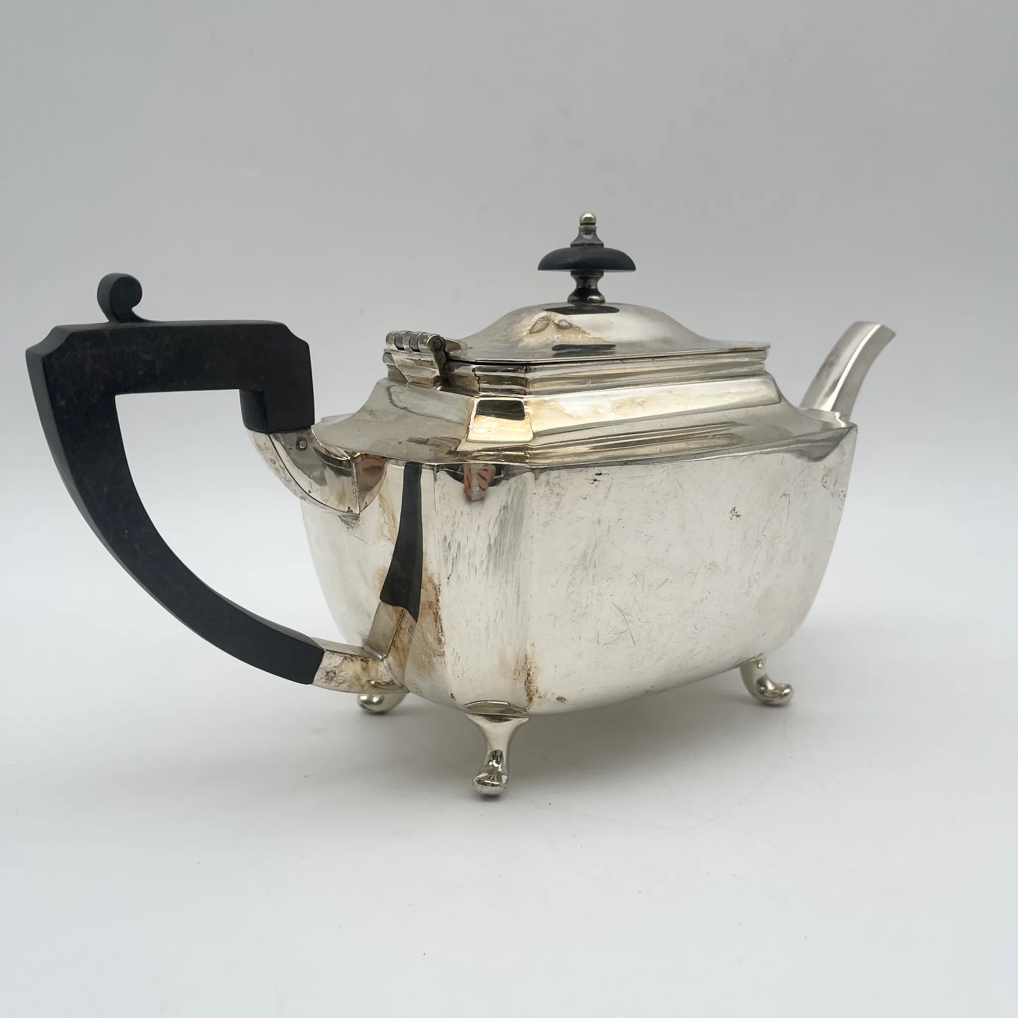 【古董】茶壶/ James Deakin & Sons(詹姆斯迪金&桑斯)/估计20c初/银板/英国/ EPNS,带腿,硬钎焊