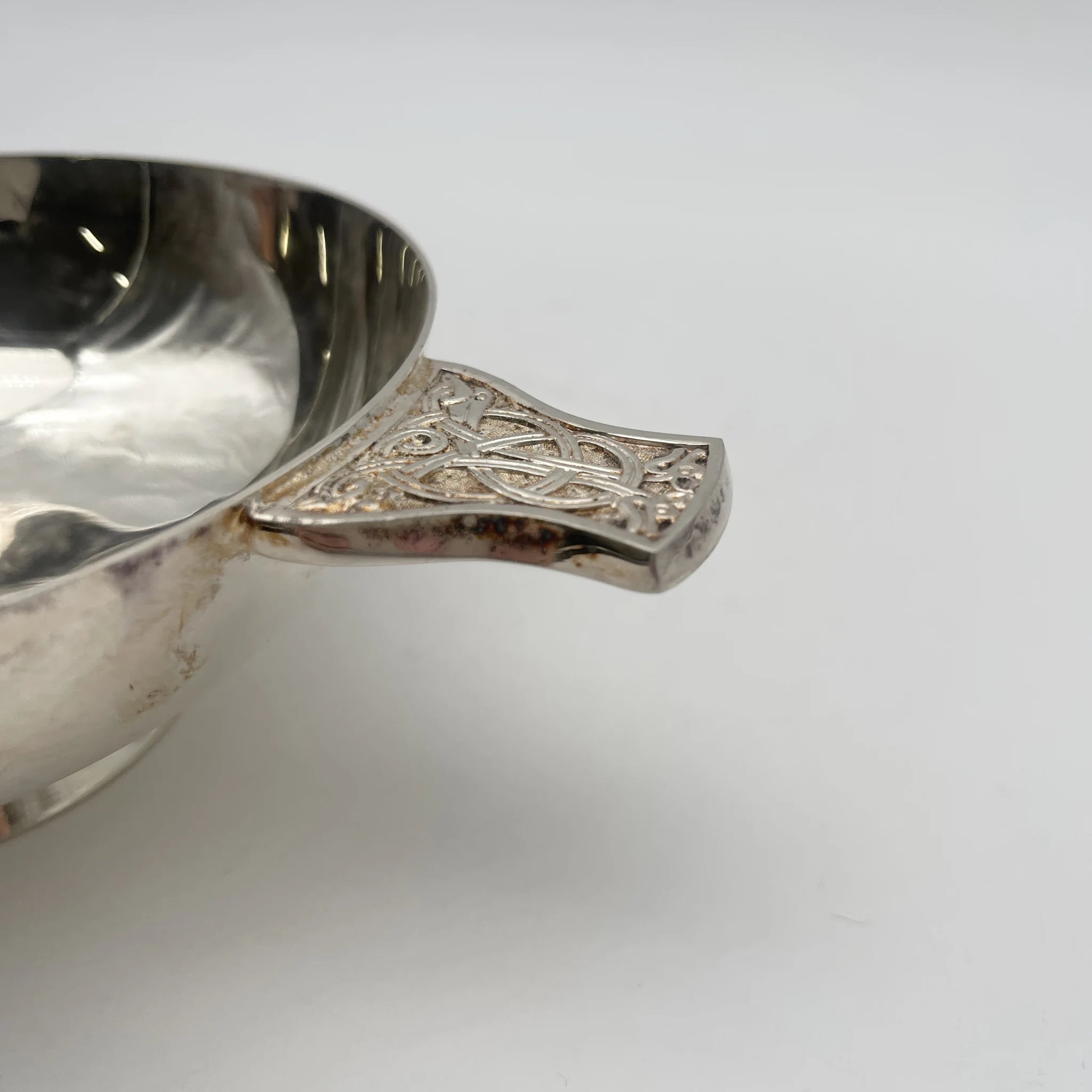 【葡萄酒】Quaich(杯/威士忌杯)/ The Quaich (Quaich) /估计20c中期/银盘/英国/带耳,凯尔特图案