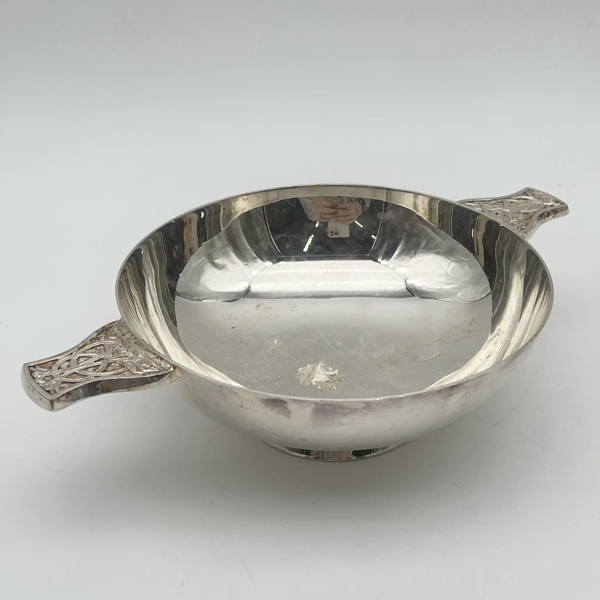 【葡萄酒】Quaich(杯/威士忌杯)/ The Quaich (Quaich) /估计20c中期/银盘/英国/带耳,凯尔特图案