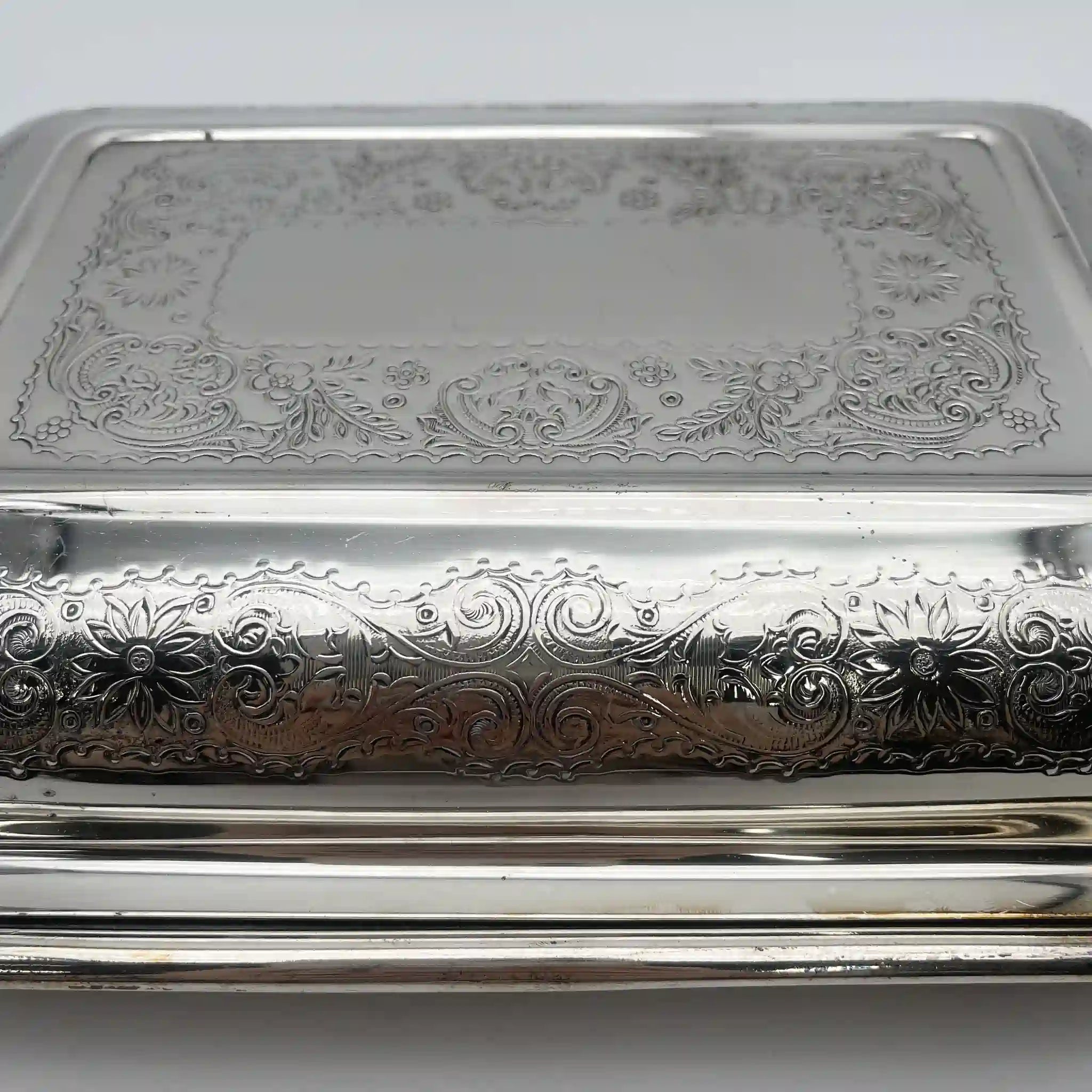 【复古】antredish(带盖大盘)/ Cavalier(卡瓦里埃)/估计20c中期/银盘/英国/ engraving, gadorn