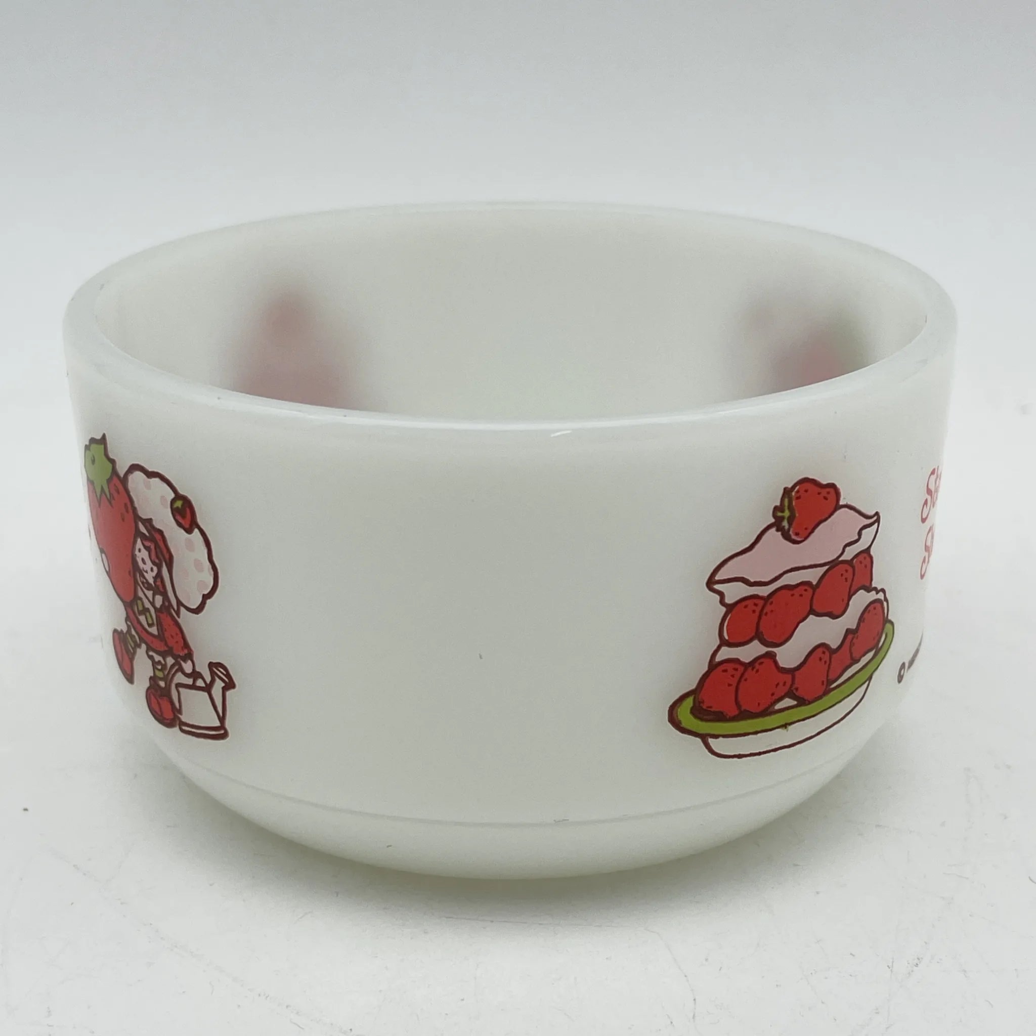 【リユース】 シリアルボウル (中鉢) / Anchor Hocking (アンカー・ホッキング) / Fire-King / Strawberry Shortcake / 1980s / ミルクガラス / アメリカ / プリントデザイン
