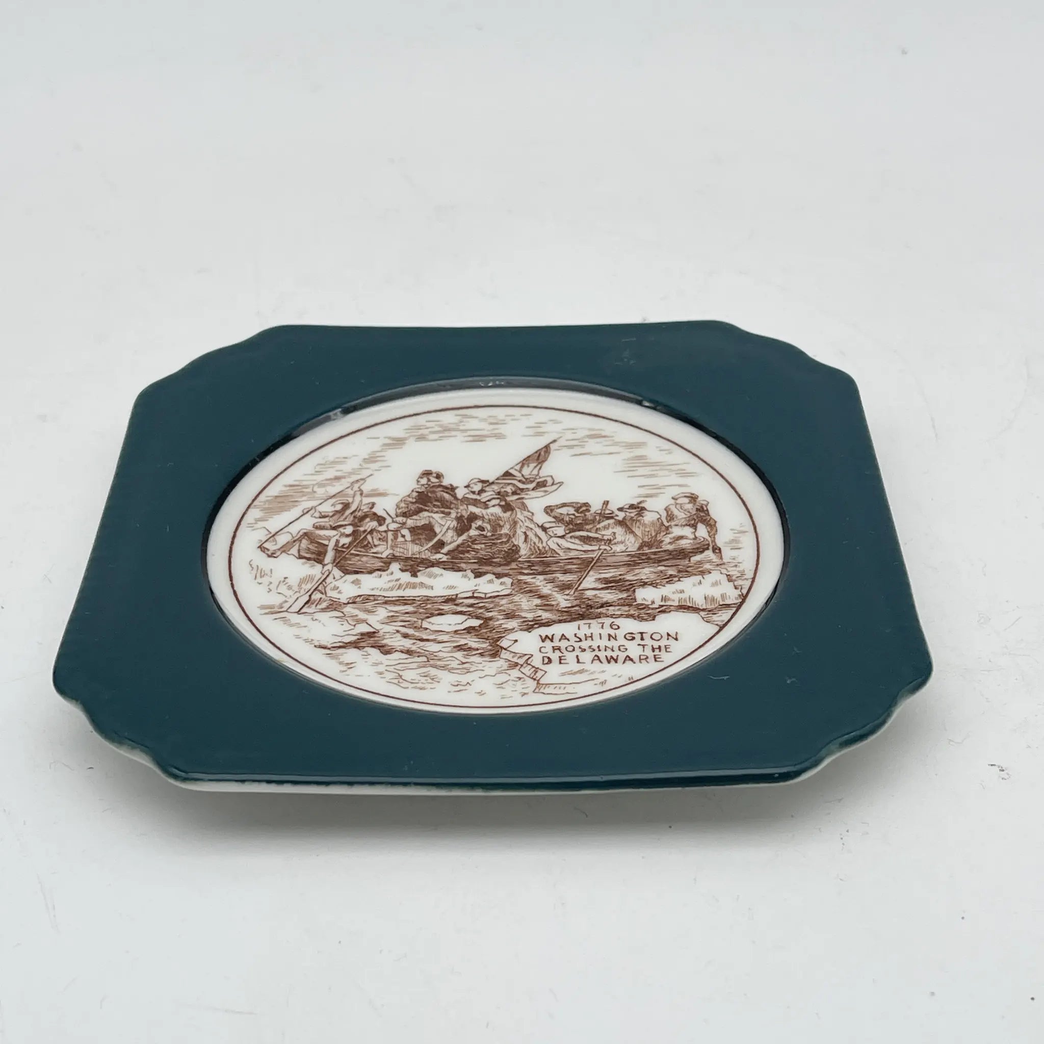 【复古】黄油盘(豆盘)/ Syracuse China / 1776 WASHINGTON CROSSING THE DELAWARE / 1920-1940s /陶瓷/ 美国/绘盘,铜版转印