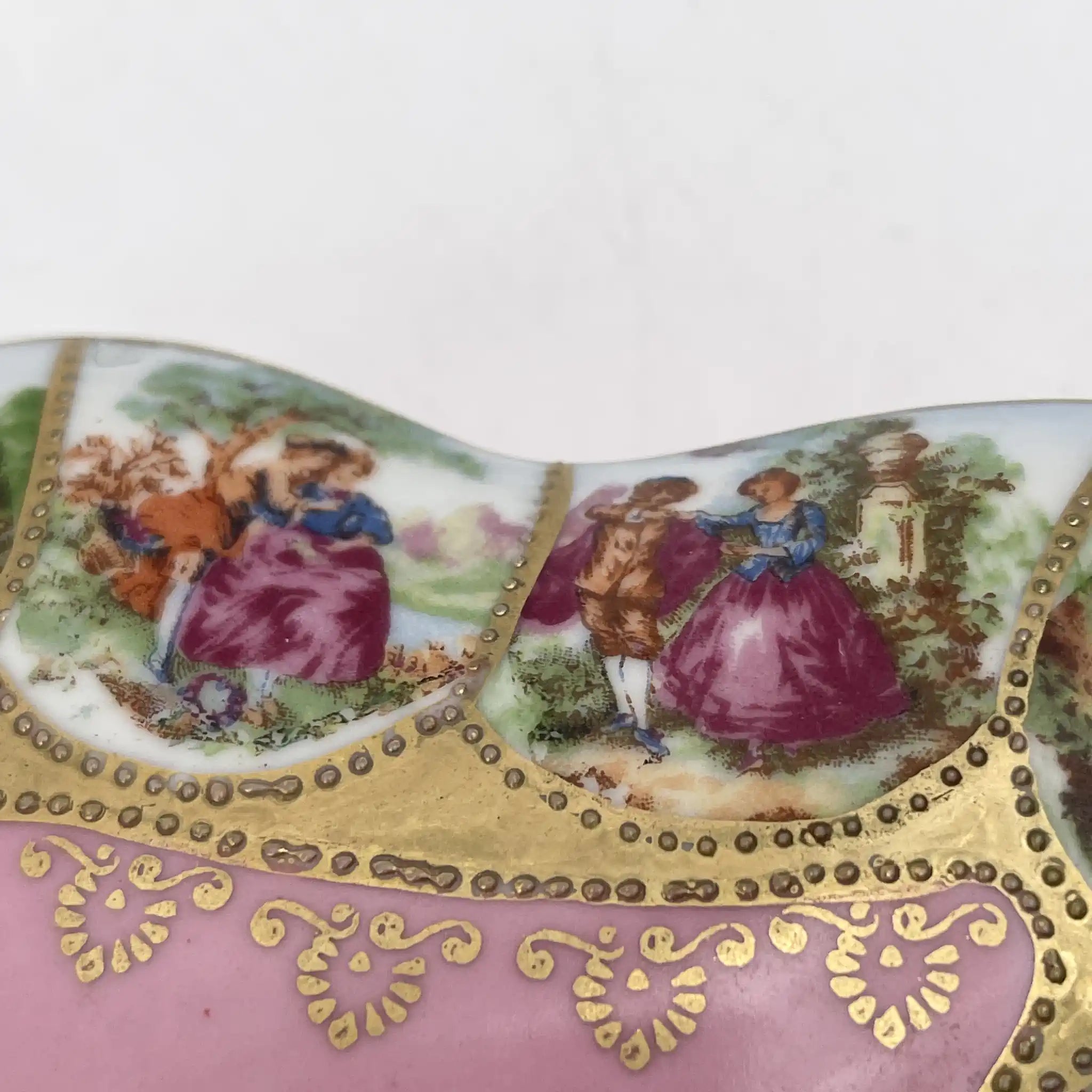 【アンティーク】 小物入れ / セーブル様式 / 推定19C後半 / 磁器 / フランス / フェート・ギャラント, 金彩盛り上げ