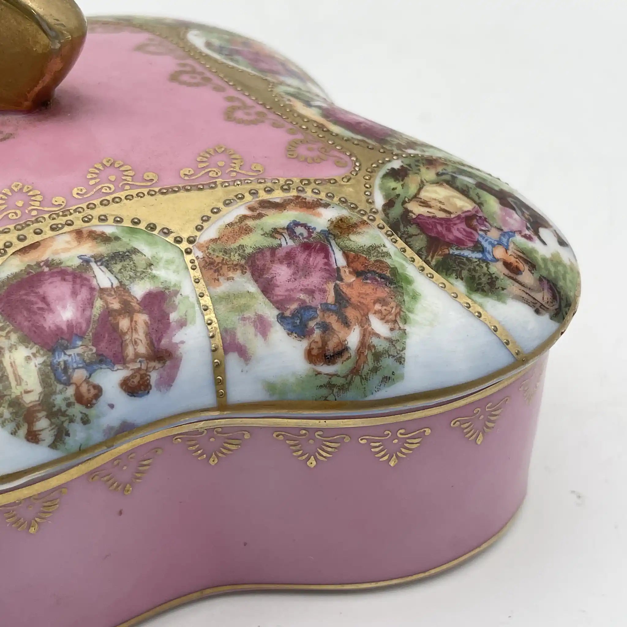 【アンティーク】 小物入れ / セーブル様式 / 推定19C後半 / 磁器 / フランス / フェート・ギャラント, 金彩盛り上げ