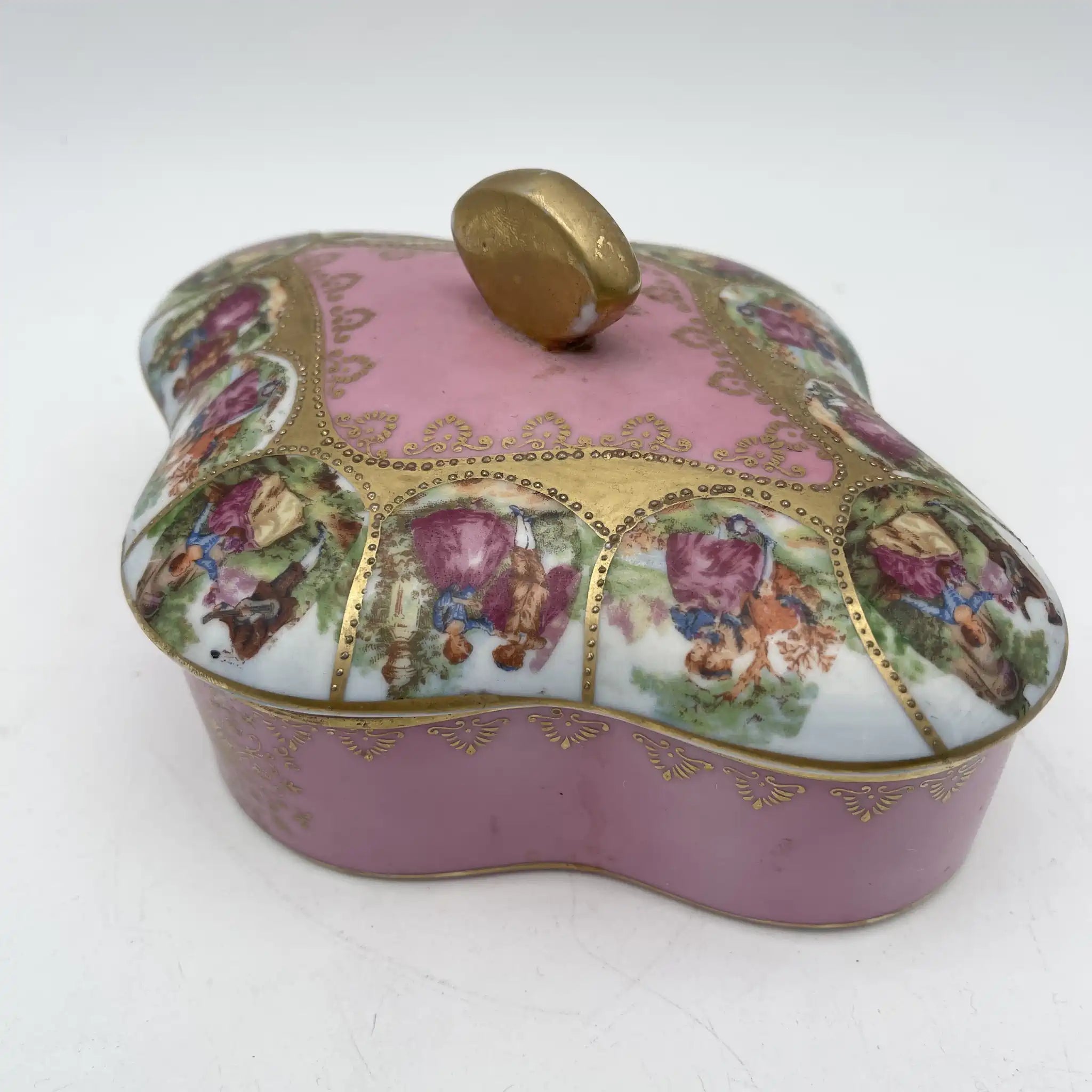 【アンティーク】 小物入れ / セーブル様式 / 推定19C後半 / 磁器 / フランス / フェート・ギャラント, 金彩盛り上げ