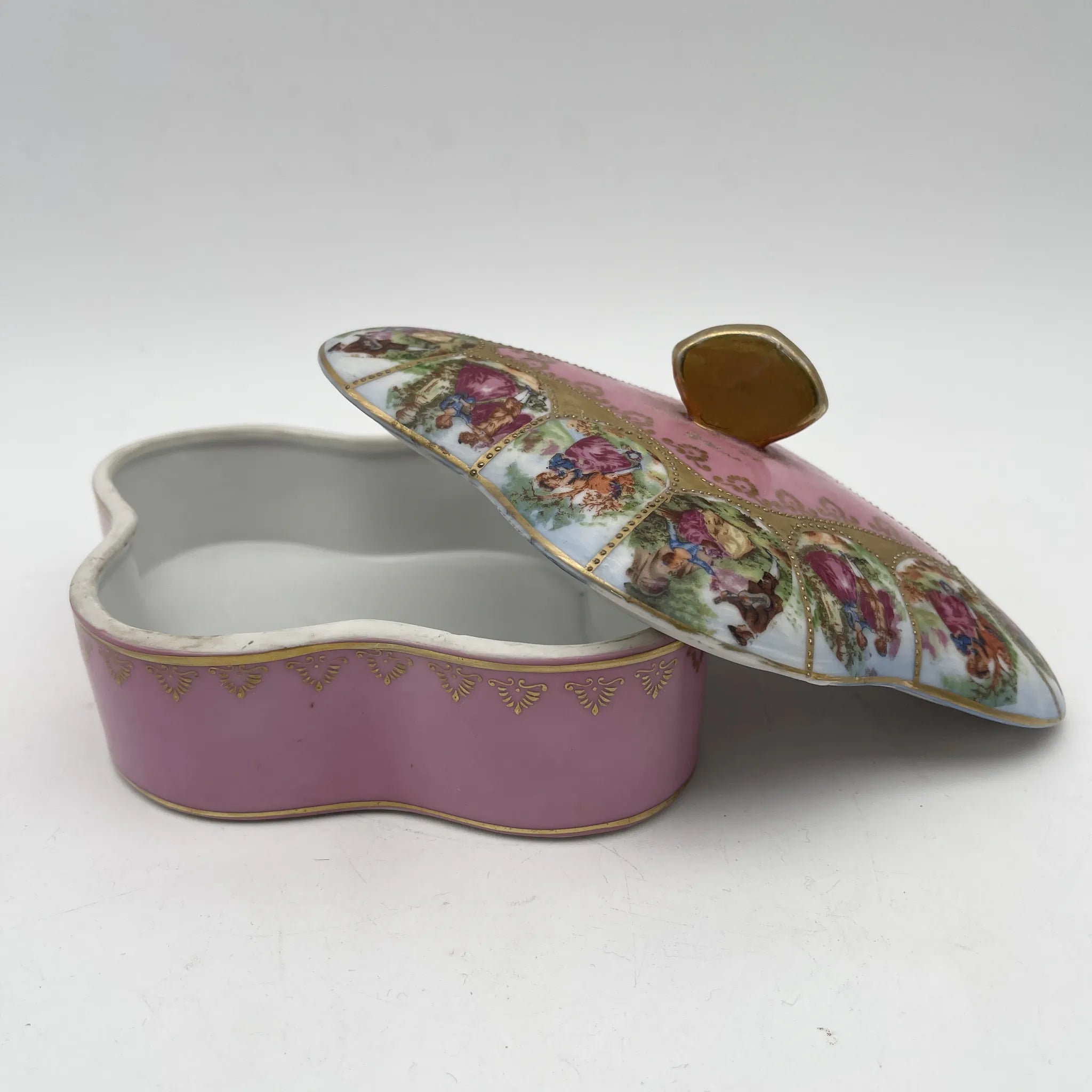 【アンティーク】 小物入れ / セーブル様式 / 推定19C後半 / 磁器 / フランス / フェート・ギャラント, 金彩盛り上げ