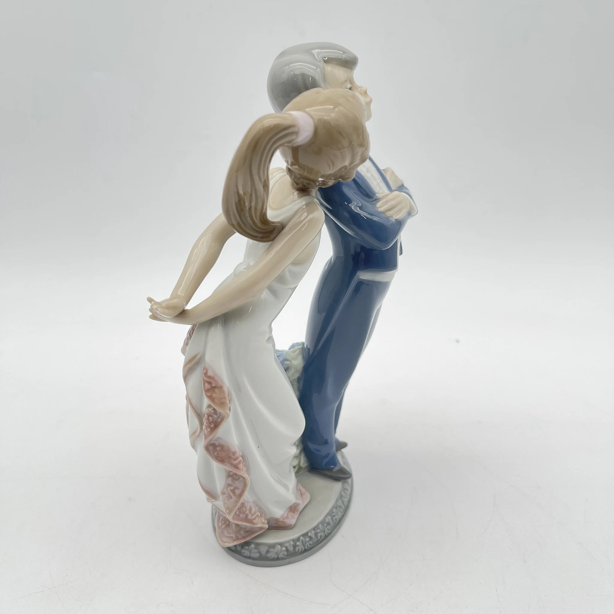 【リユース】 フィギュリン (陶磁器人形) / LLADRÓ (リヤドロ) / 推定1990-2000s / 磁器 / スペイン / パステルカラー