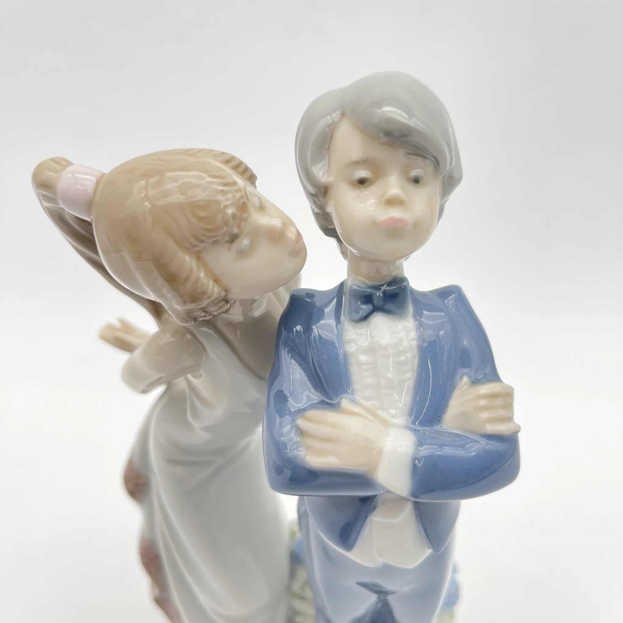 【リユース】 フィギュリン (陶磁器人形) / LLADRÓ (リヤドロ) / 推定1990-2000s / 磁器 / スペイン / パステルカラー