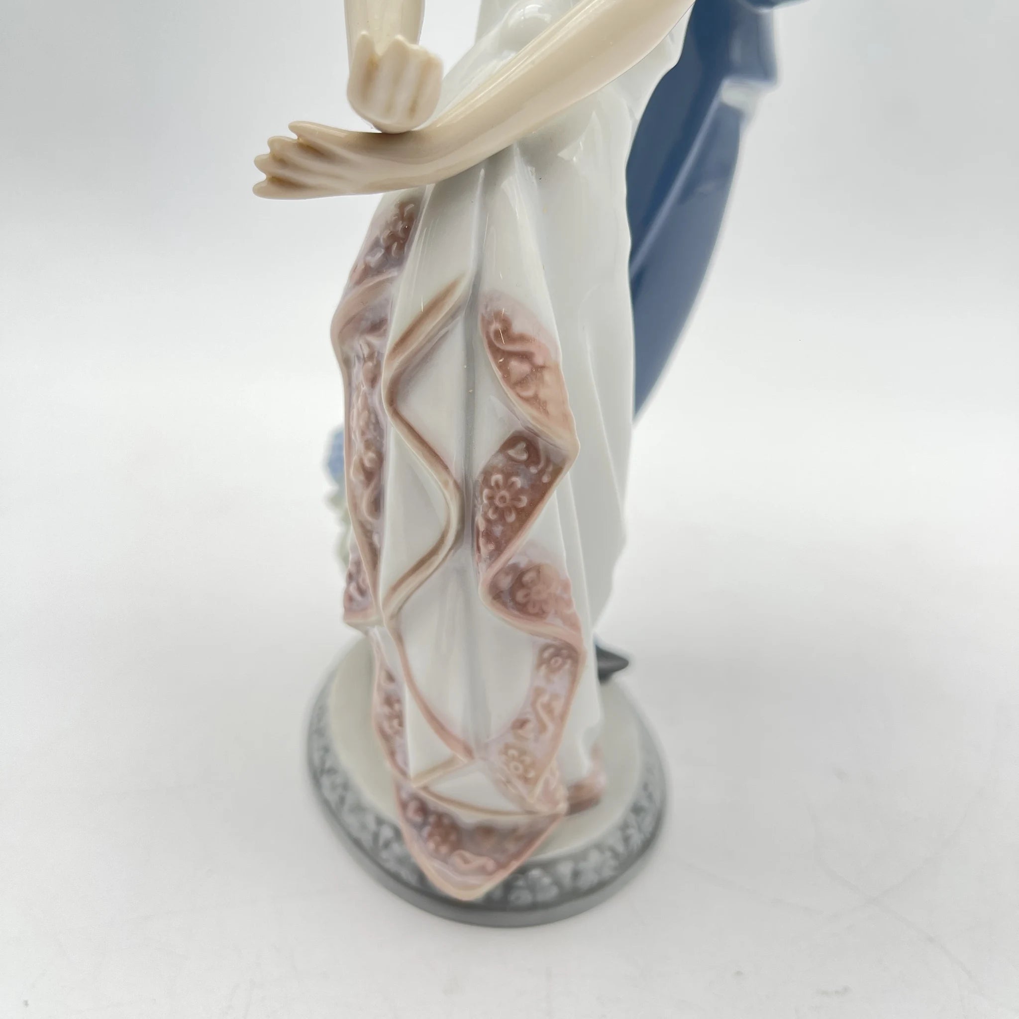 【リユース】 フィギュリン (陶磁器人形) / LLADRÓ (リヤドロ) / 推定1990-2000s / 磁器 / スペイン / パステルカラー