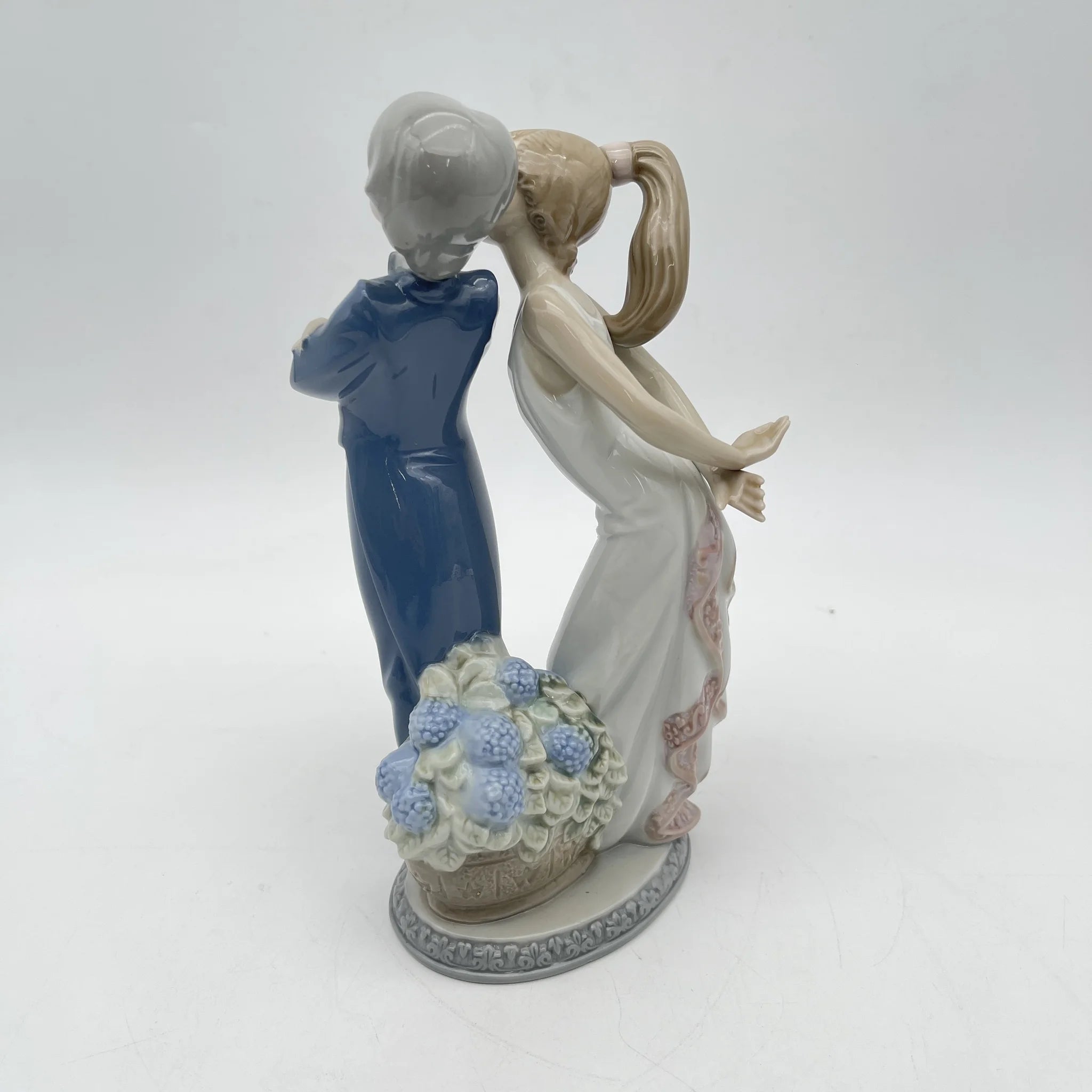 【リユース】 フィギュリン (陶磁器人形) / LLADRÓ (リヤドロ) / 推定1990-2000s / 磁器 / スペイン / パステルカラー