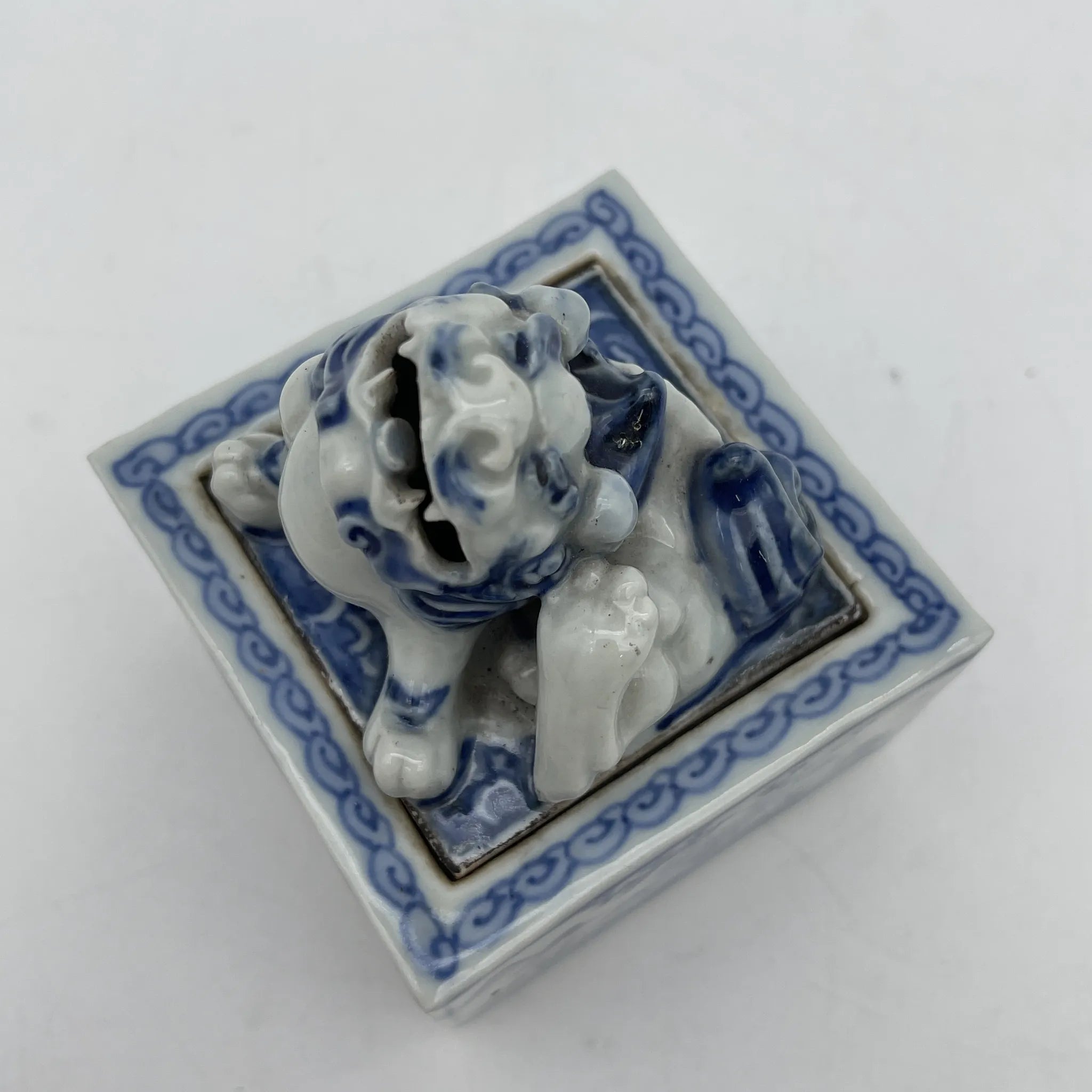 【复古】香炉/祥瑞/推测20c中后期/瓷器/日本/狮子,鹤,山水,青花