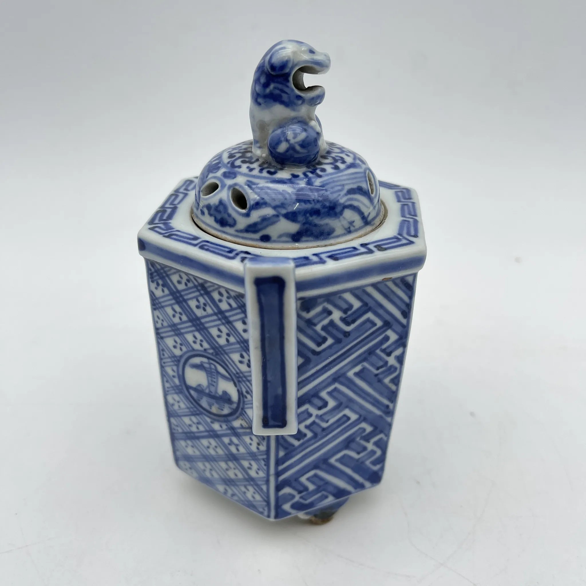 【复古】香炉/祥瑞/推测20c中后期/瓷器/日本/狮子,凤凰,青花