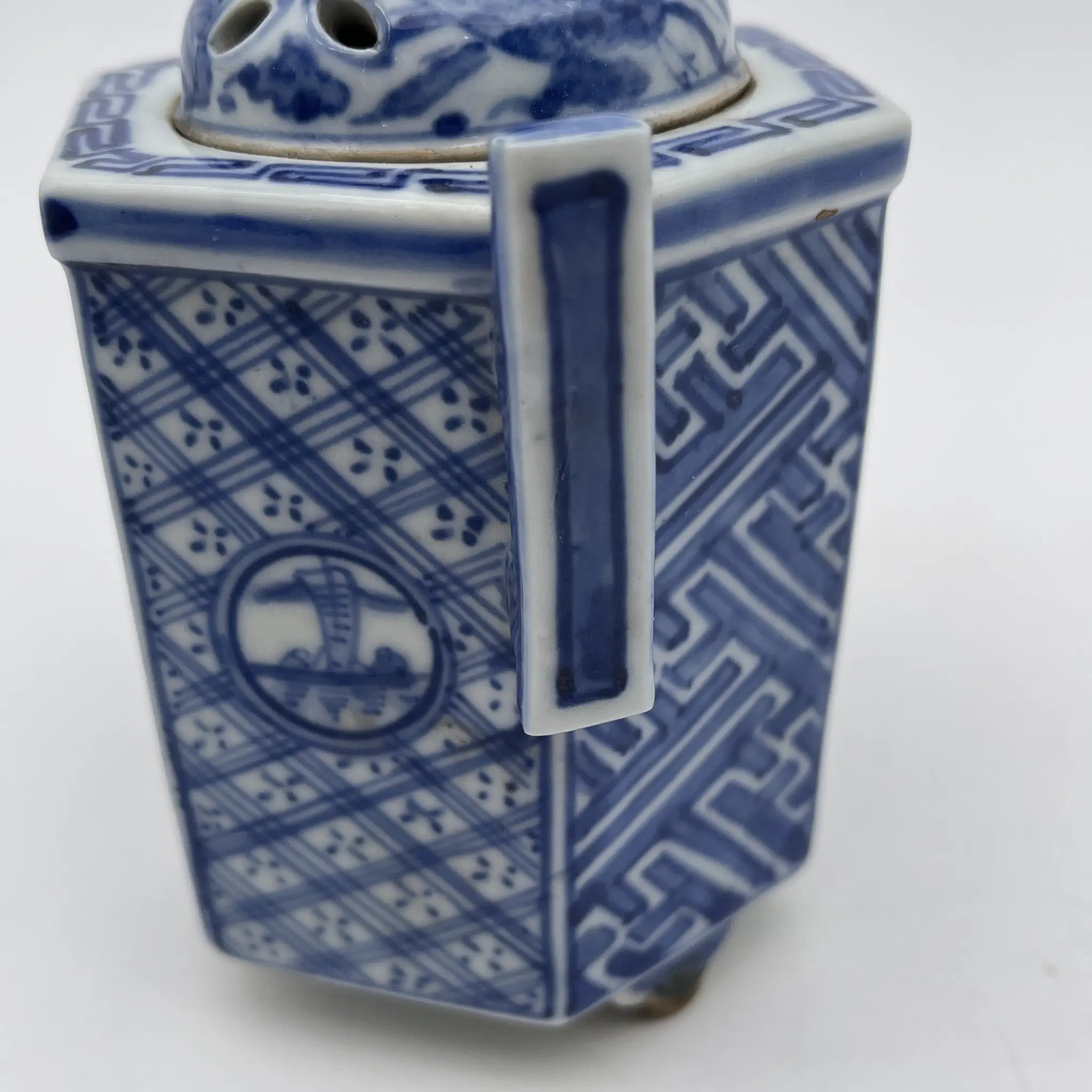 【复古】香炉/祥瑞/推测20c中后期/瓷器/日本/狮子,凤凰,青花