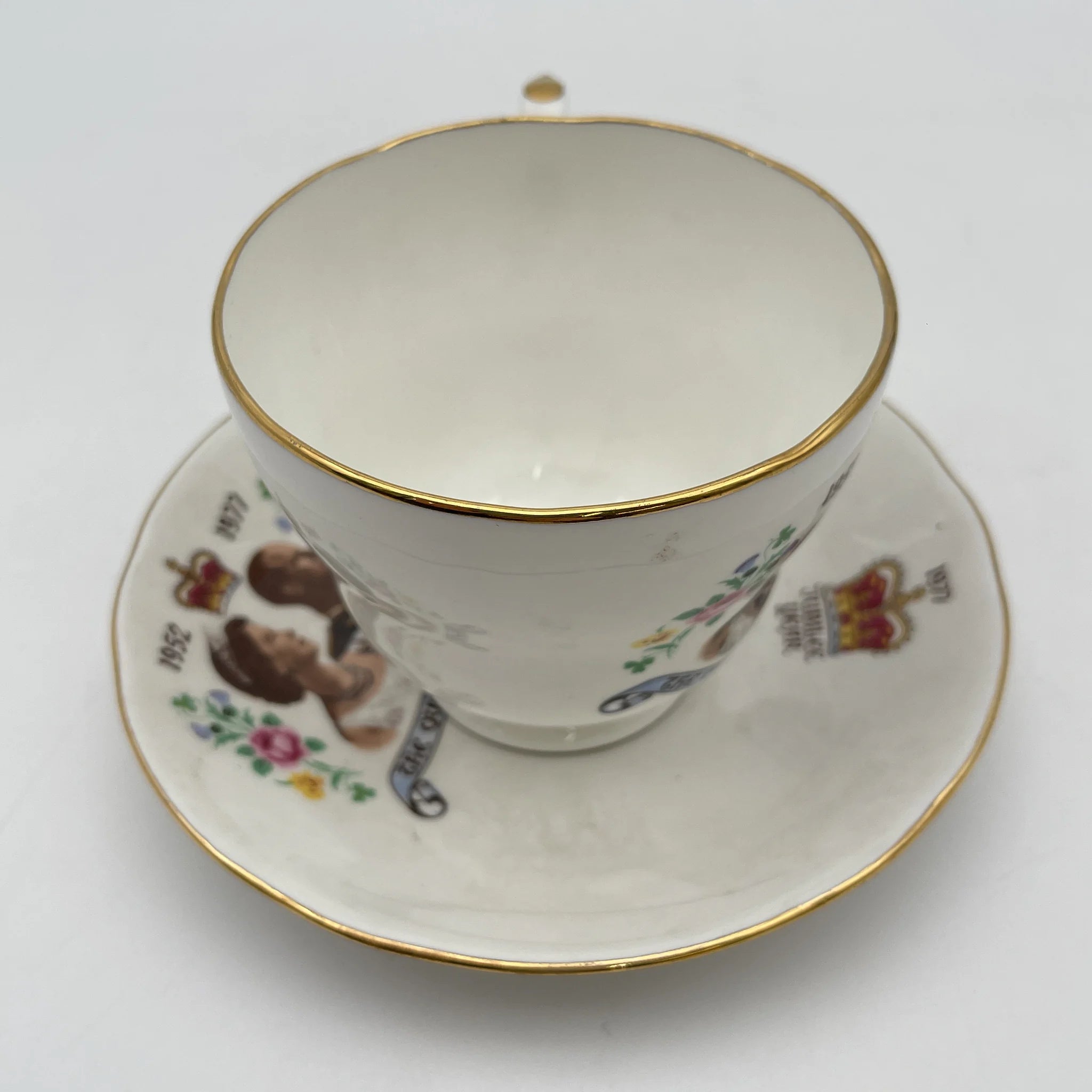 【复古】杯&碟/ The Queen's Silver Jubilee 1952-1977 / 1977 / Bone China /英国/伊丽莎白二世,金彩