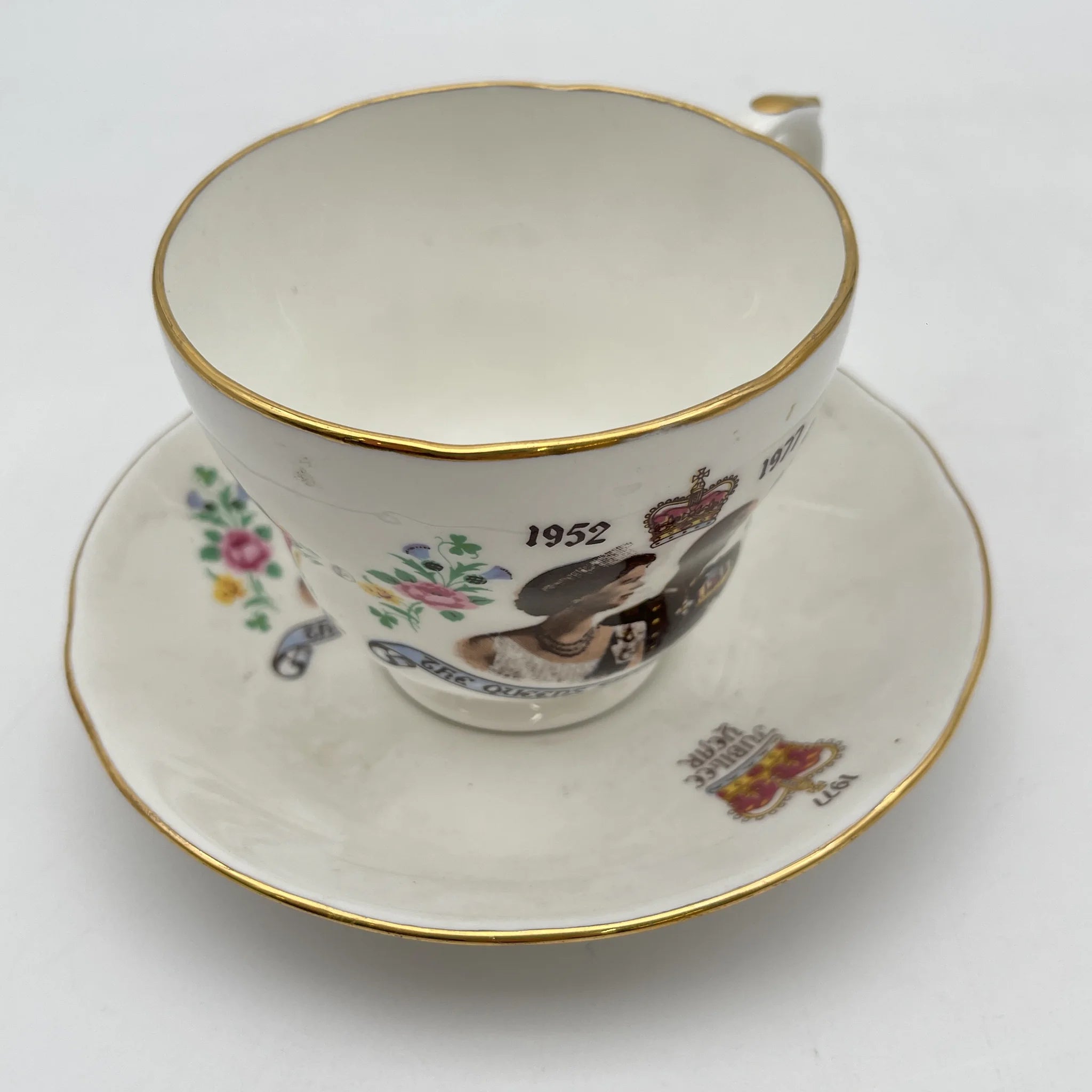 【复古】杯&碟/ The Queen's Silver Jubilee 1952-1977 / 1977 / Bone China /英国/伊丽莎白二世,金彩