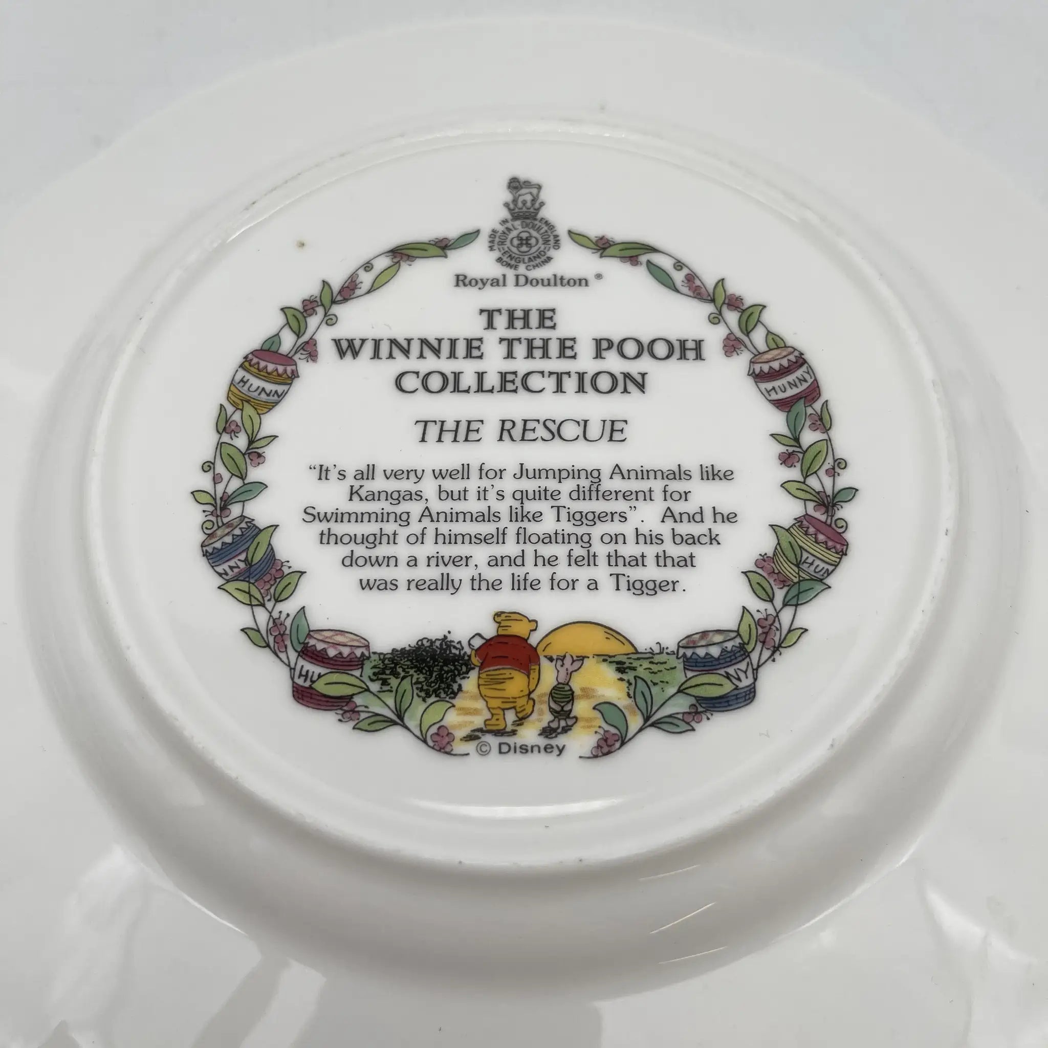 【复古】甜点盘(中盘)/ Royal Doulton / The Winnie The Pooh Collection / The Rescue /估计1990s / Bone China /英国/ John Finnie