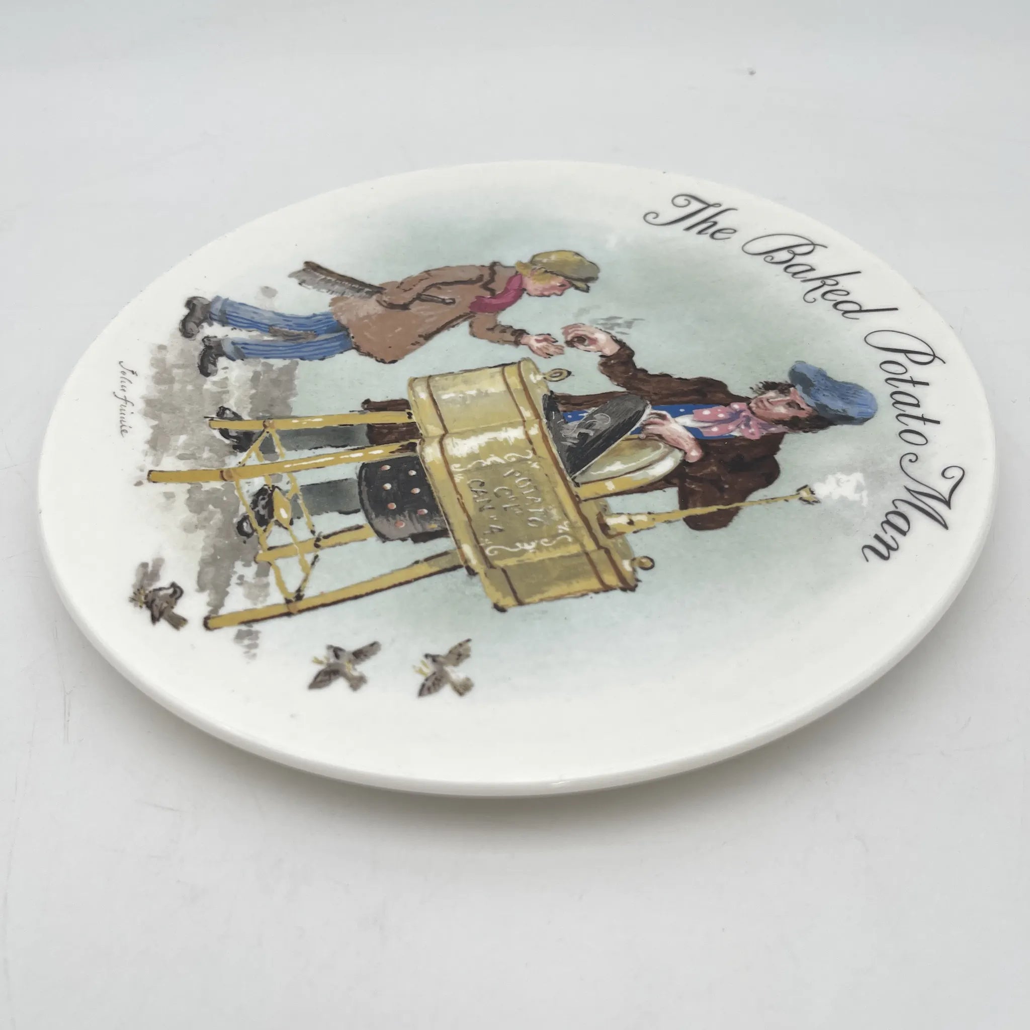 【复古】甜点盘/ Wedgewood / The Street Sellers of London / The Baked Potato Man / 1985 / Bone China /英国
