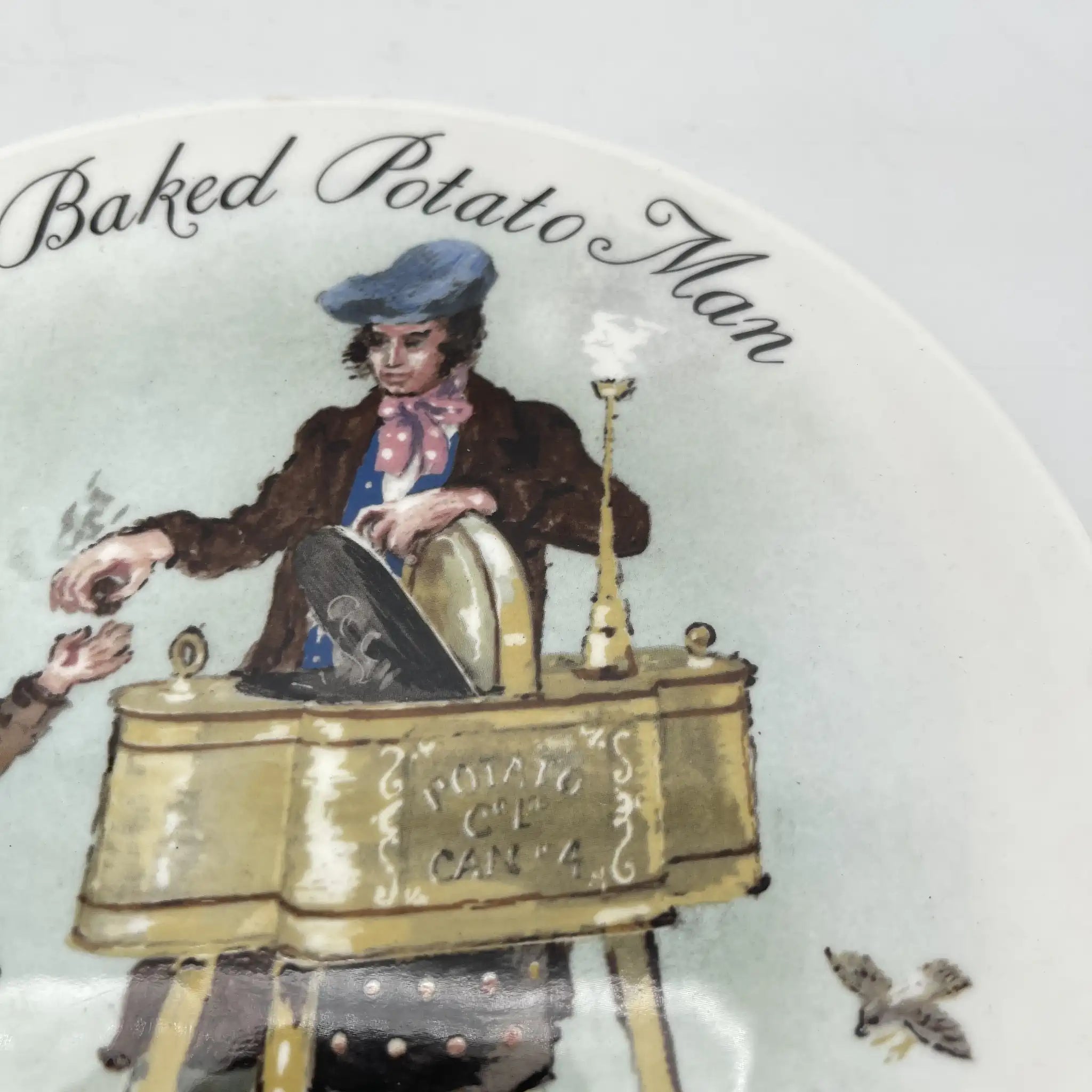 【复古】甜点盘/ Wedgewood / The Street Sellers of London / The Baked Potato Man / 1985 / Bone China /英国
