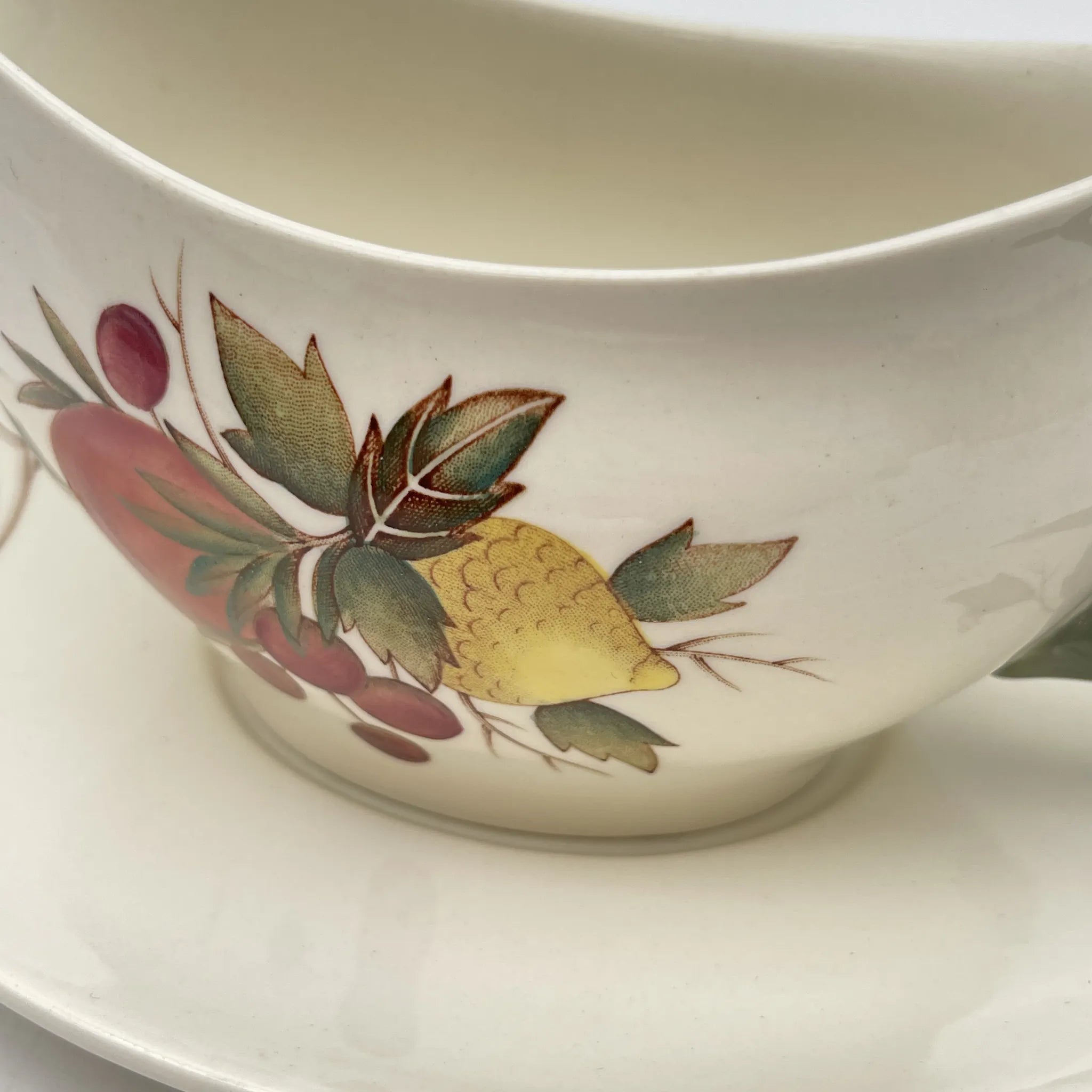 【复古】酱汁船和碟子/ Wedgewood / Covent Garden /估计20c中期/陶器/英国/植物艺术