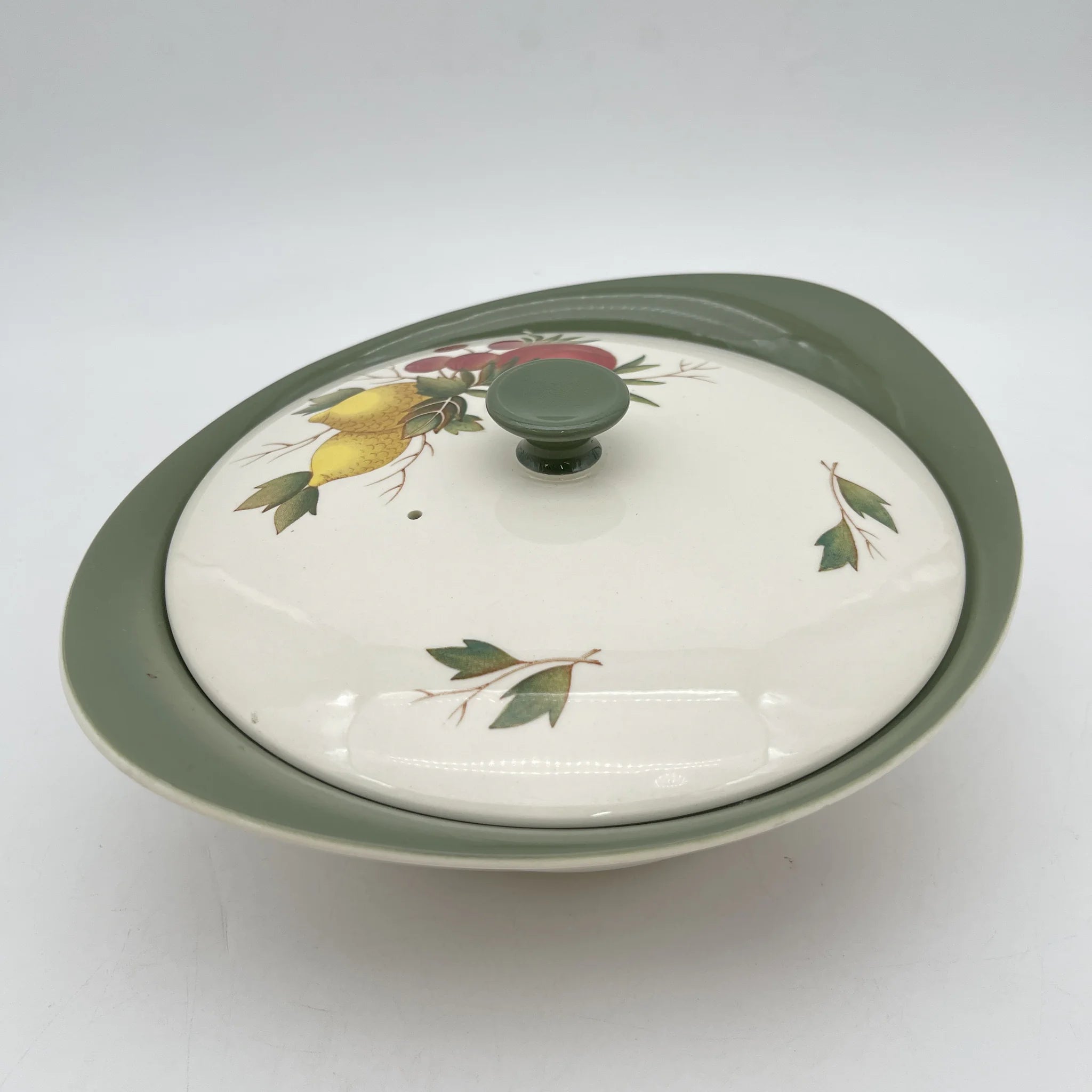 【复古】砂锅(带盖的深型焗烤盘)/ Wedgewood / Covent Garden /估计20c中期/陶器/英国/植物艺术