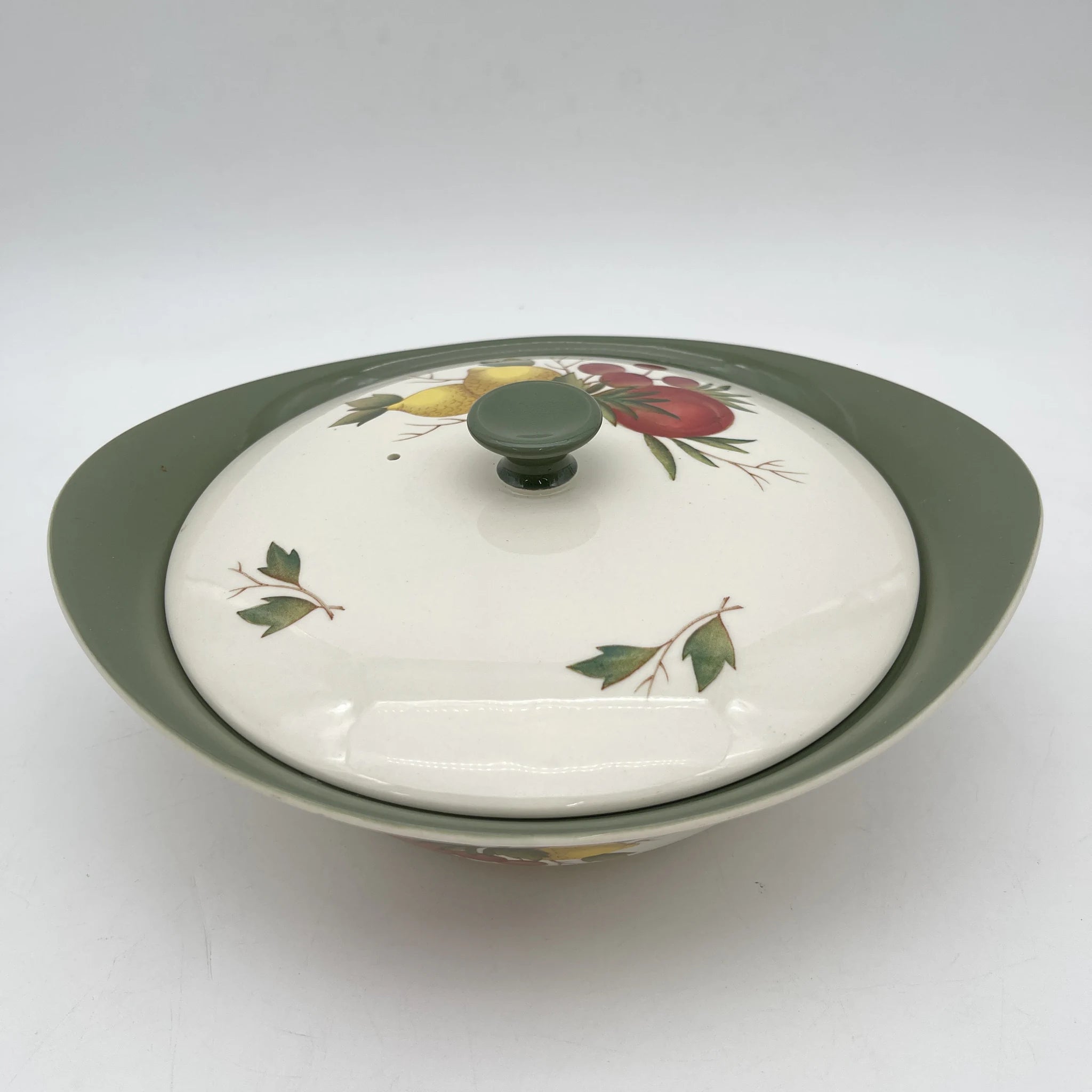 【复古】砂锅(带盖的深型焗烤盘)/ Wedgewood / Covent Garden /估计20c中期/陶器/英国/植物艺术