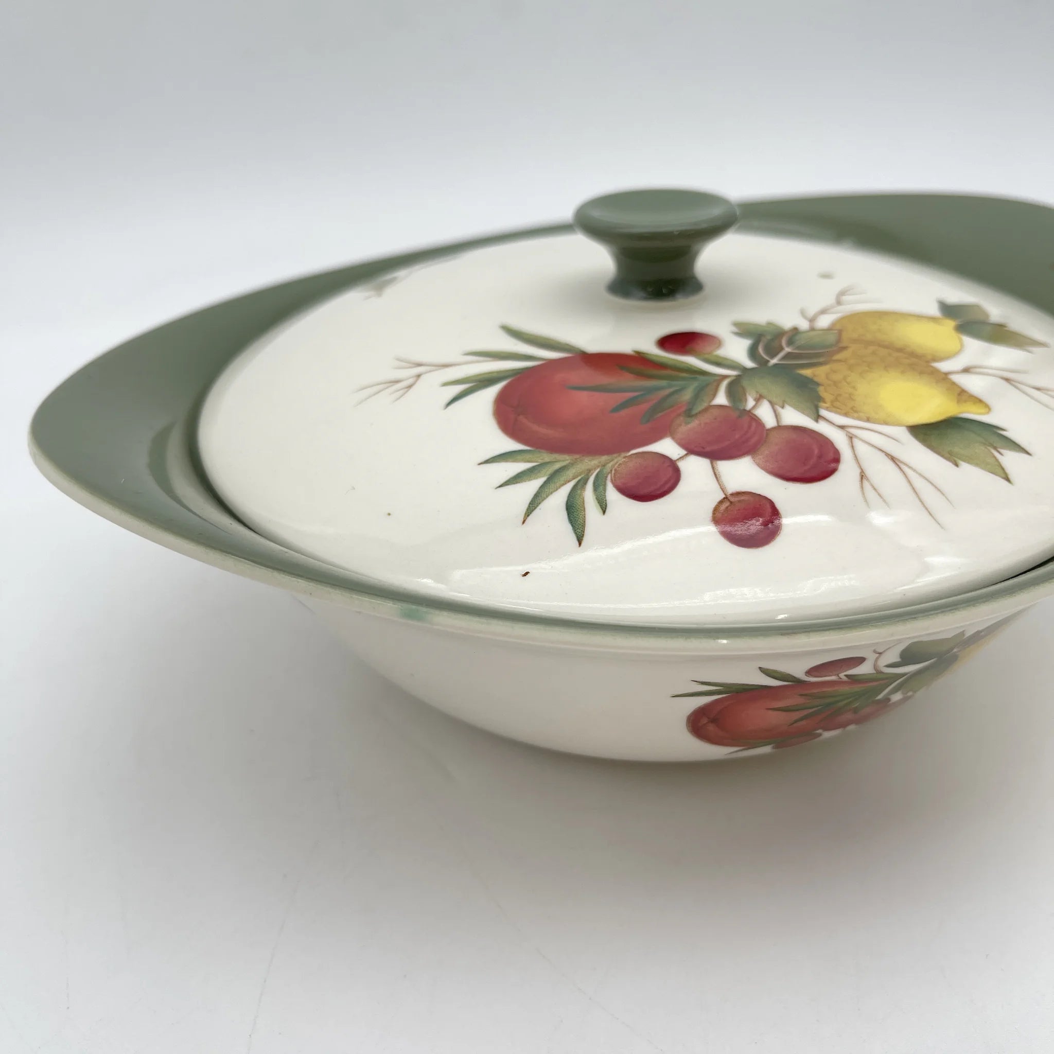 【复古】砂锅(带盖的深型焗烤盘)/ Wedgewood / Covent Garden /估计20c中期/陶器/英国/植物艺术