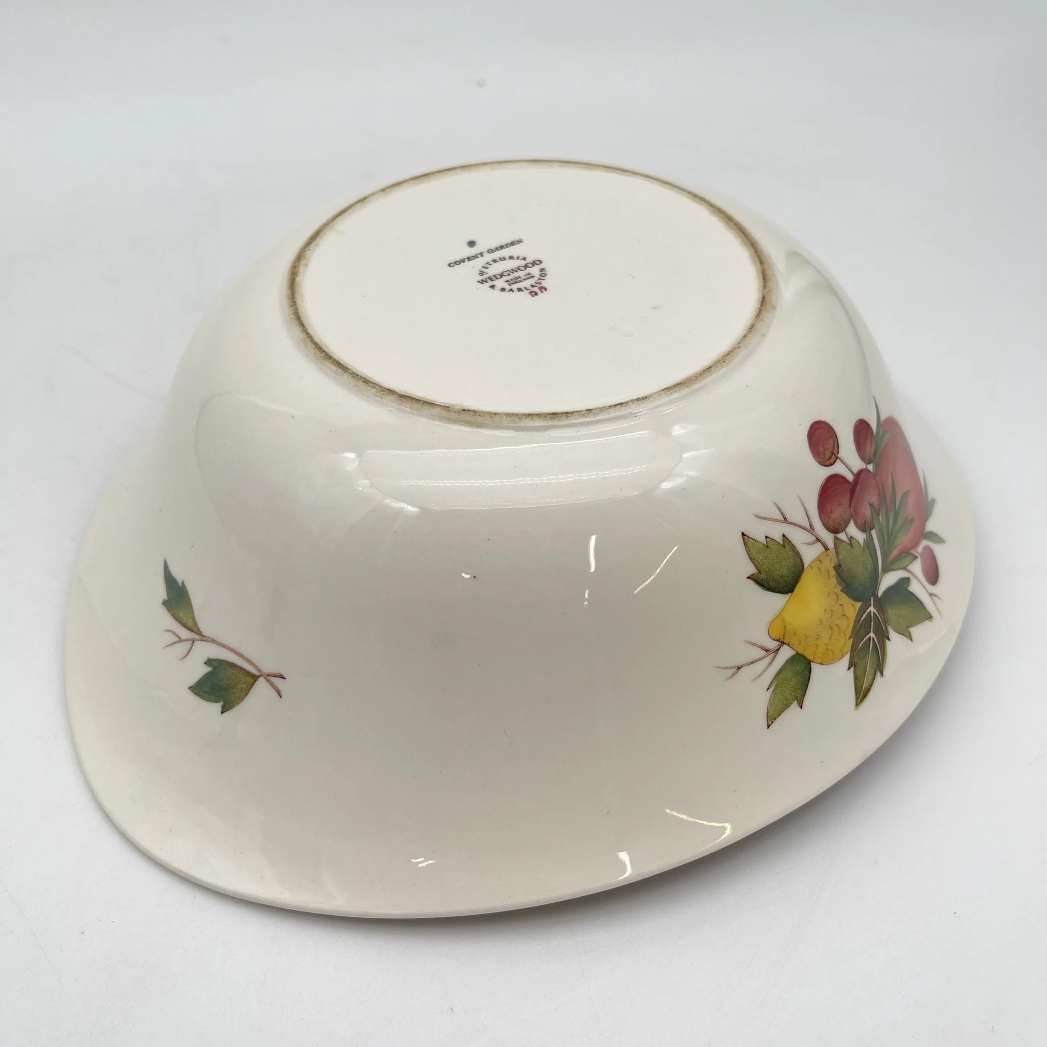 【复古】砂锅(带盖的深型焗烤盘)/ Wedgewood / Covent Garden /估计20c中期/陶器/英国/植物艺术