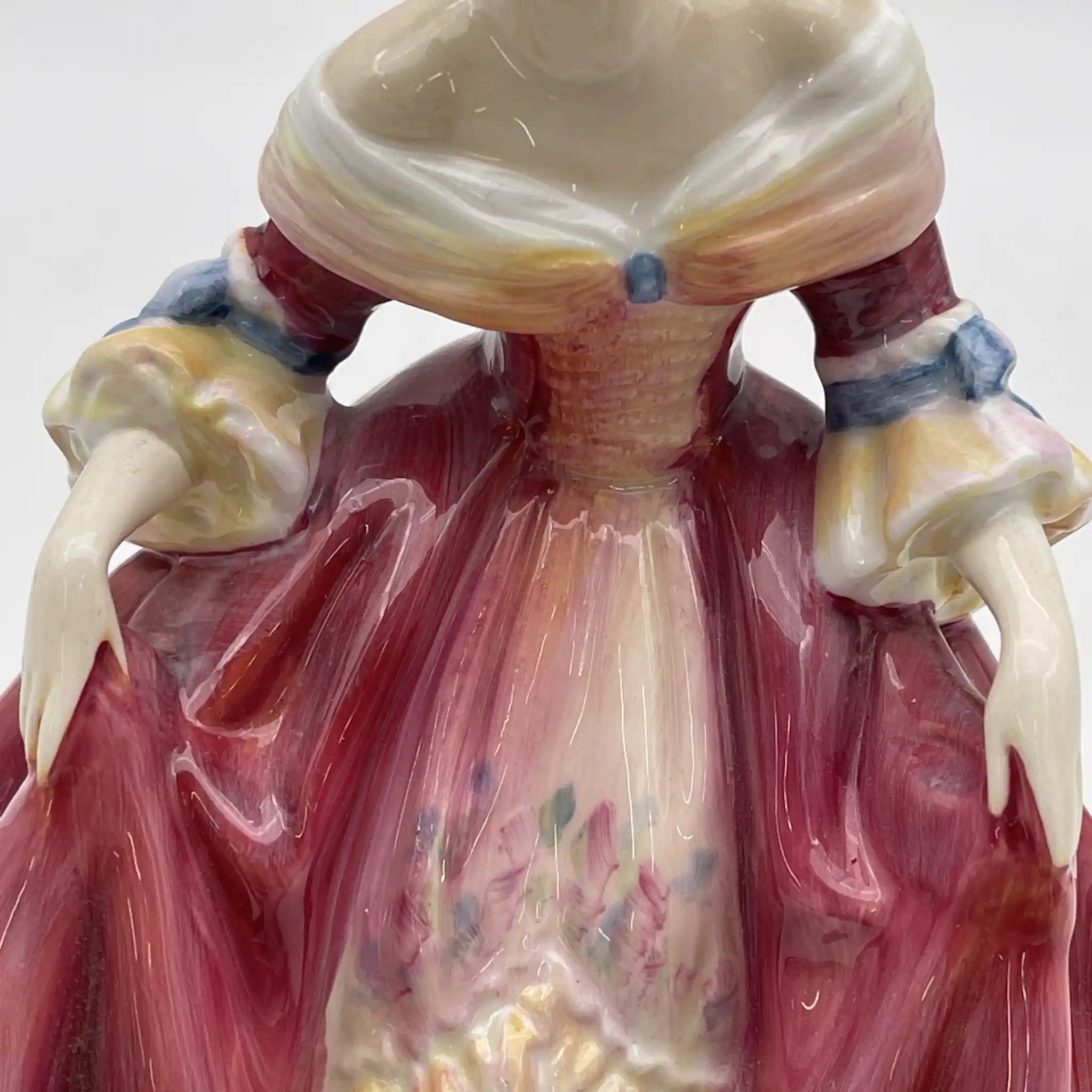 Royal Doulton / Southern Belle / 20c中后期/ Bone China /英国/ Peggy Davies, 手绘油漆