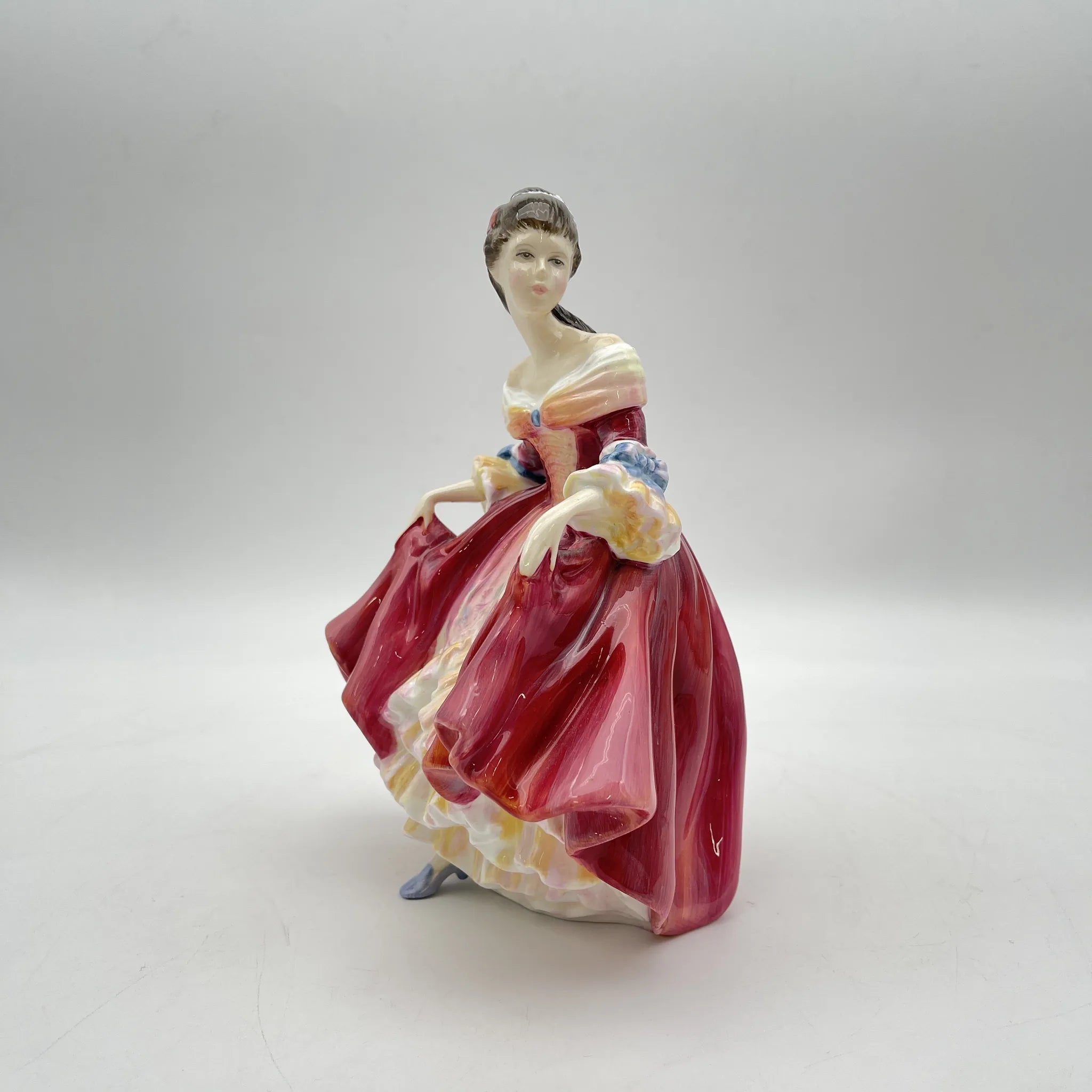 Royal Doulton / Southern Belle / 20c中后期/ Bone China /英国/ Peggy Davies, 手绘油漆