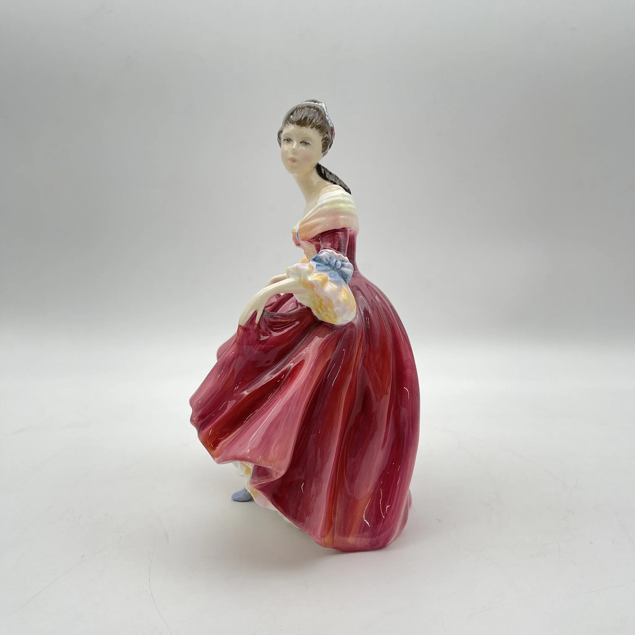 Royal Doulton / Southern Belle / 20c中后期/ Bone China /英国/ Peggy Davies, 手绘油漆