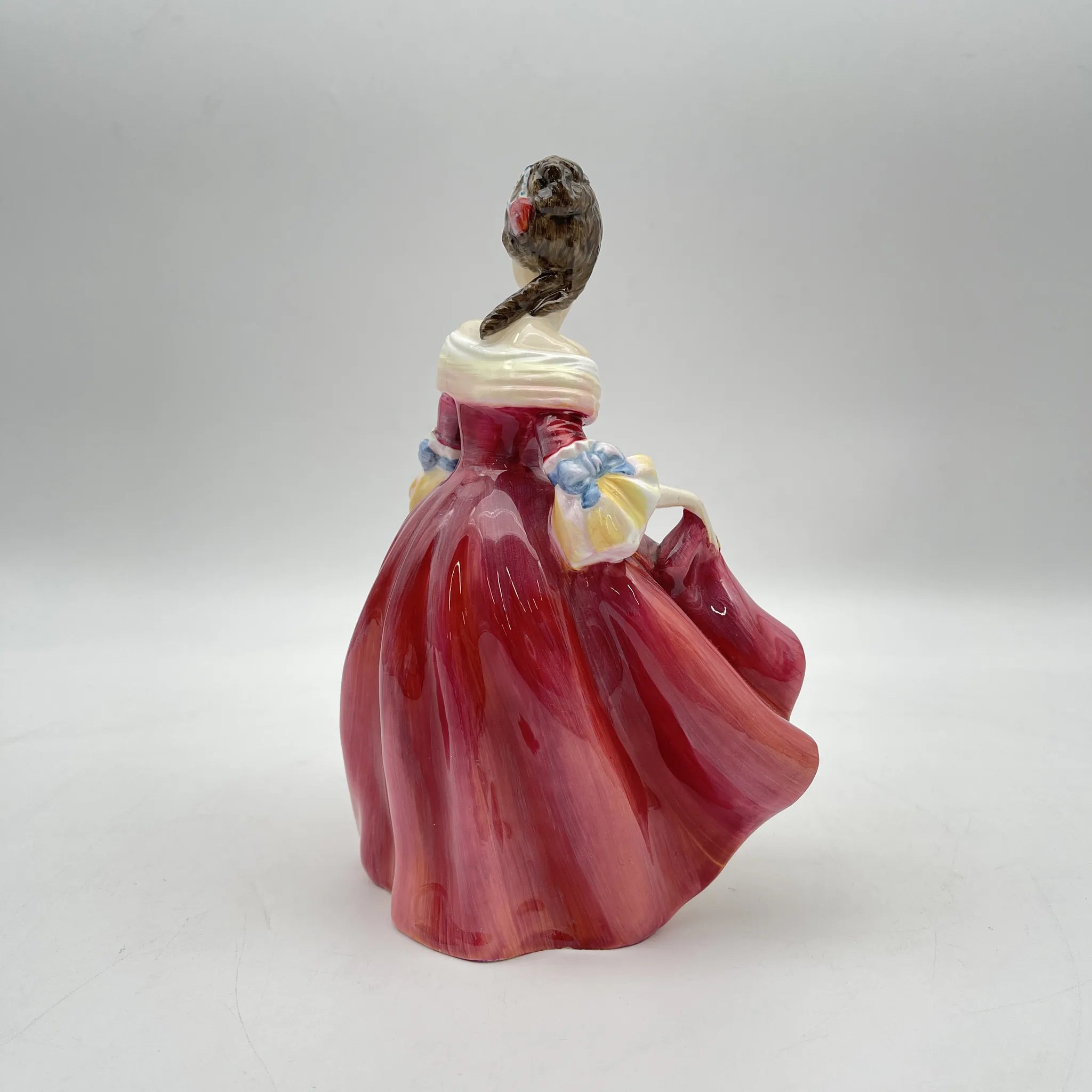Royal Doulton / Southern Belle / 20c中后期/ Bone China /英国/ Peggy Davies, 手绘油漆