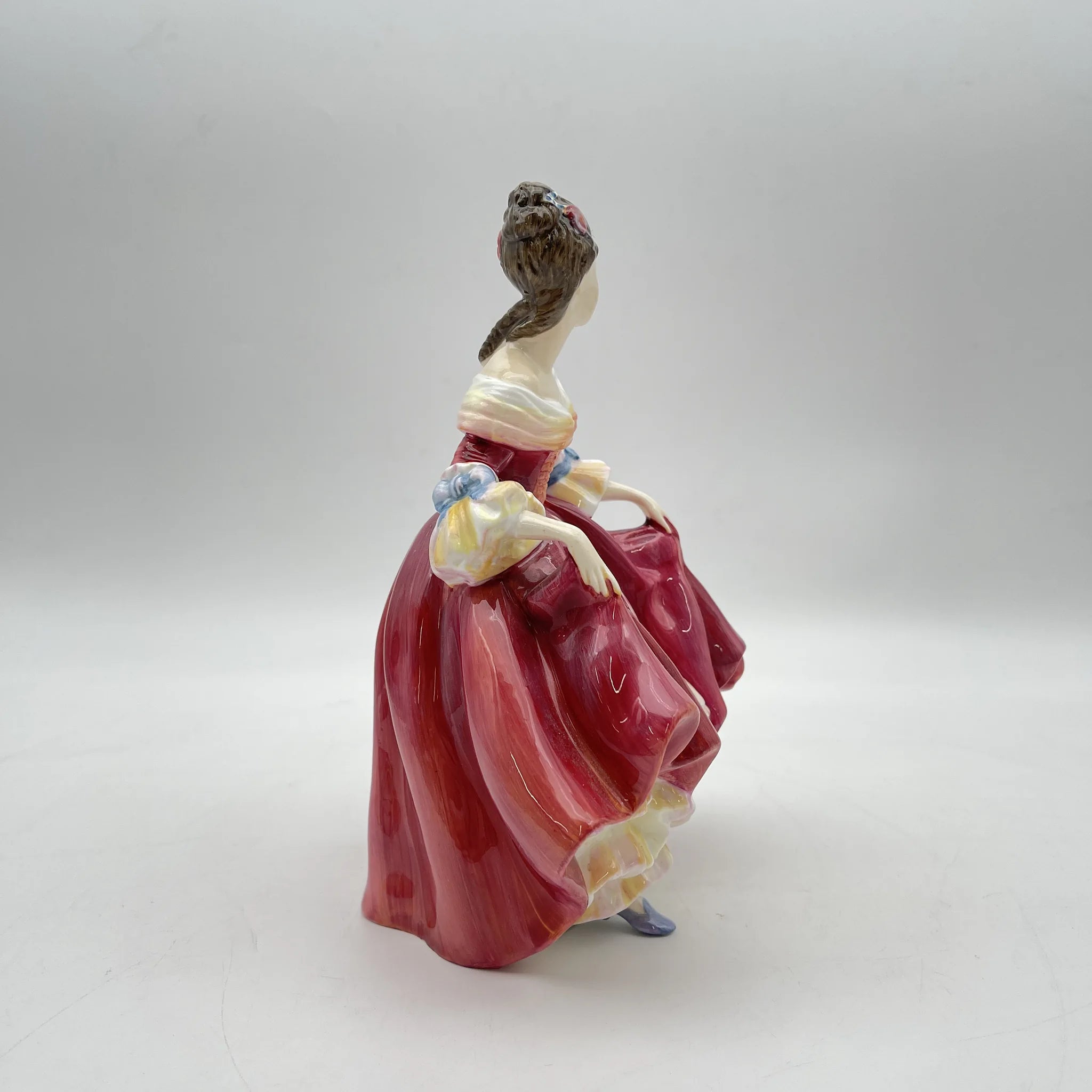 Royal Doulton / Southern Belle / 20c中后期/ Bone China /英国/ Peggy Davies, 手绘油漆