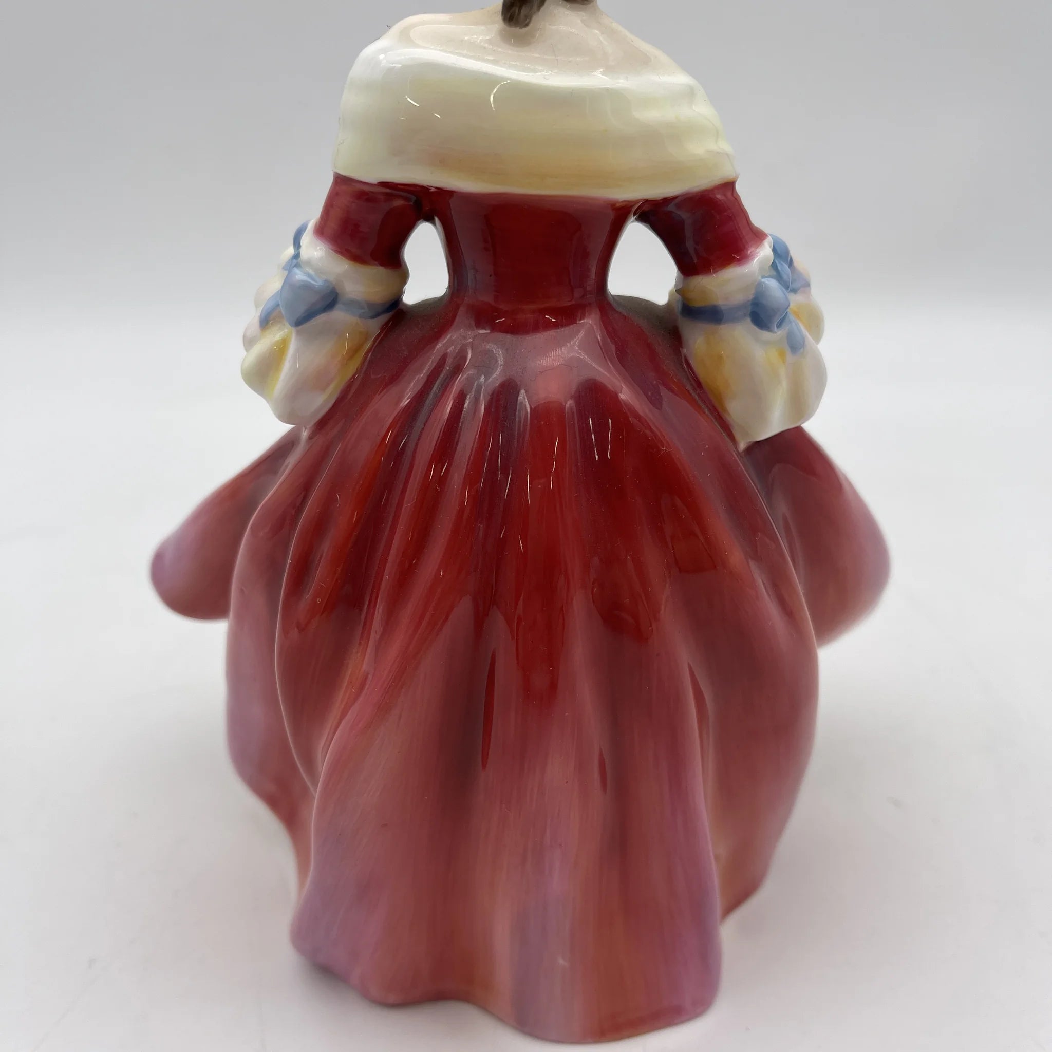 【复古】陶瓷器玩偶/ Royal Doulton / Southern Belle / 20c中后期/ Bone China /英国/手绘