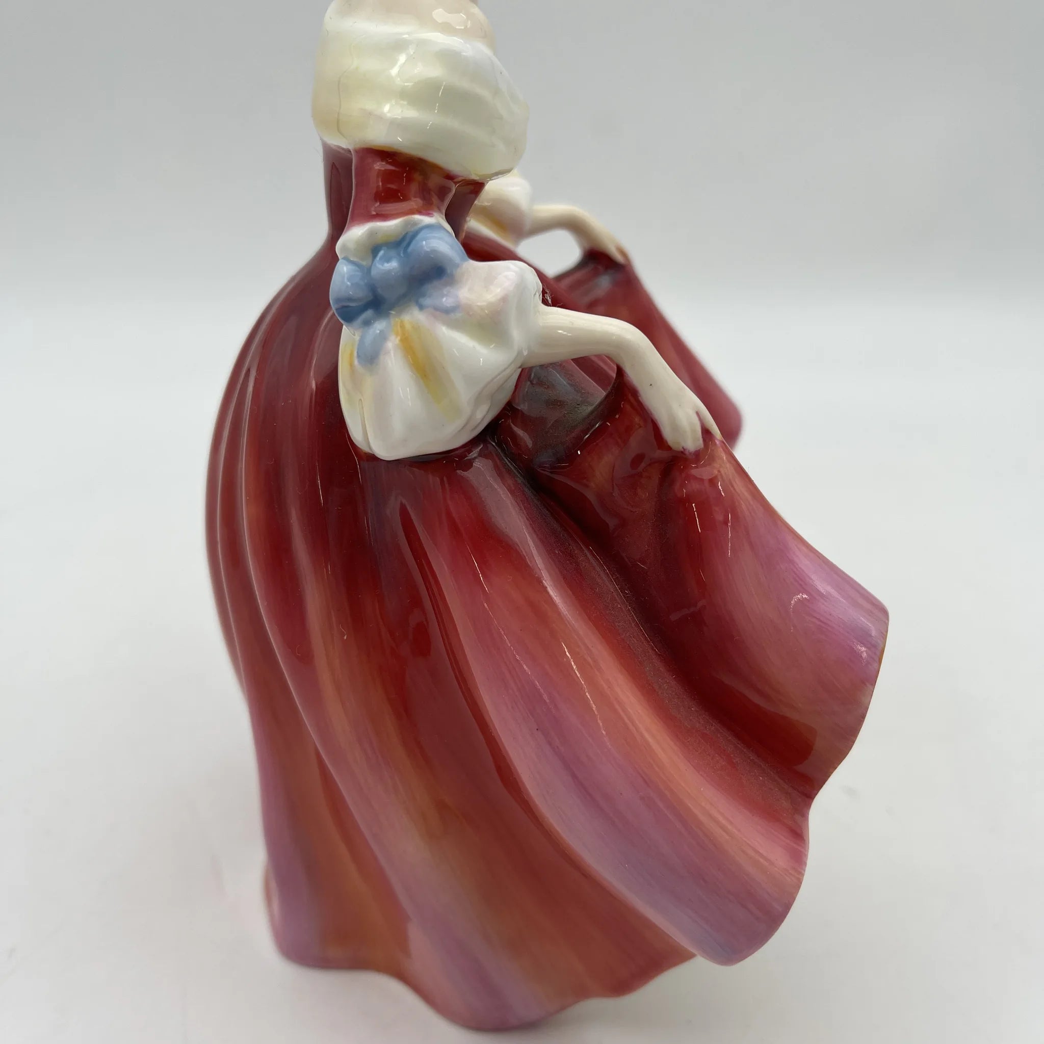 【复古】陶瓷器玩偶/ Royal Doulton / Southern Belle / 20c中后期/ Bone China /英国/手绘